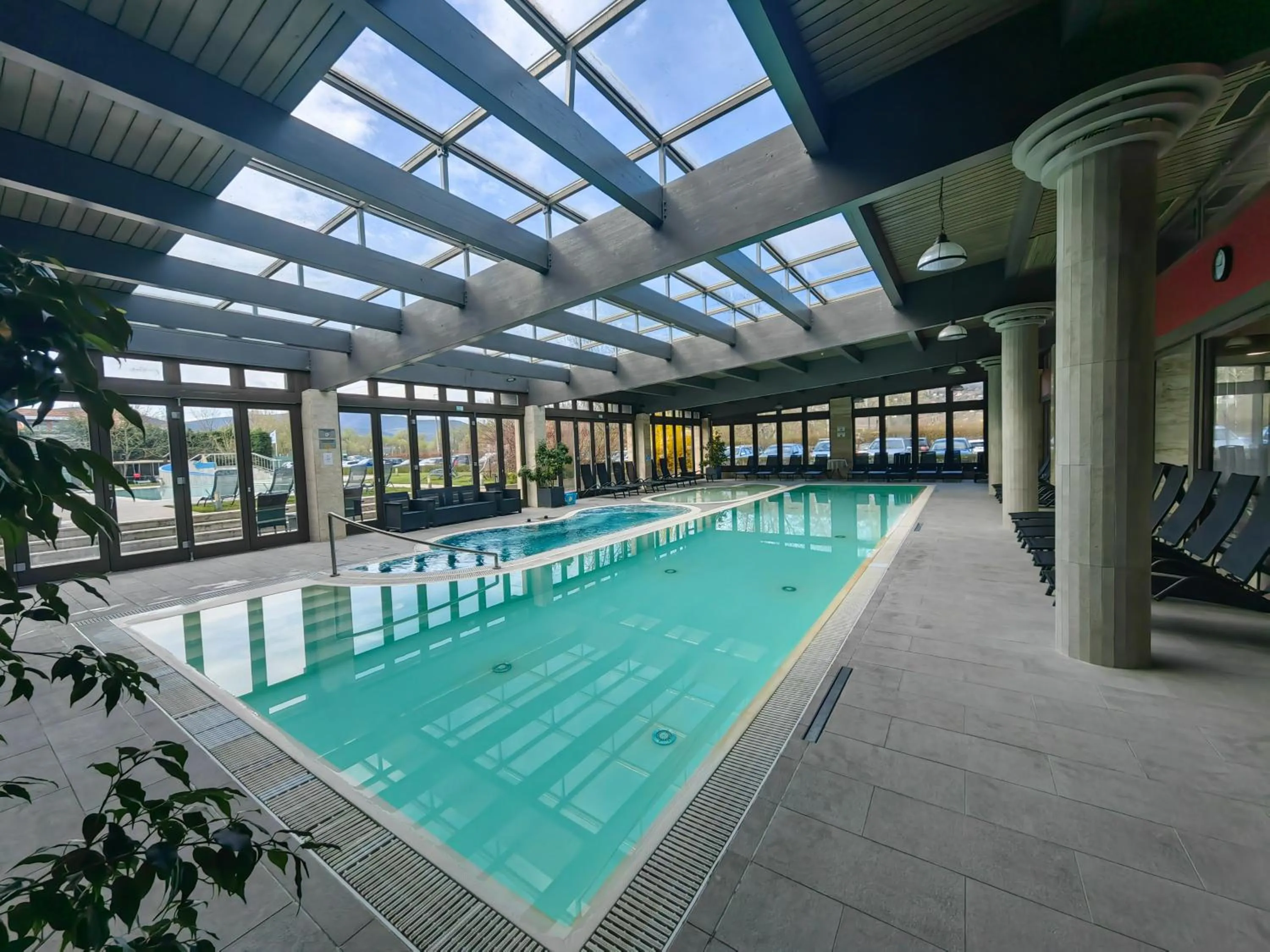 Swimming pool in Hotel Visegrád