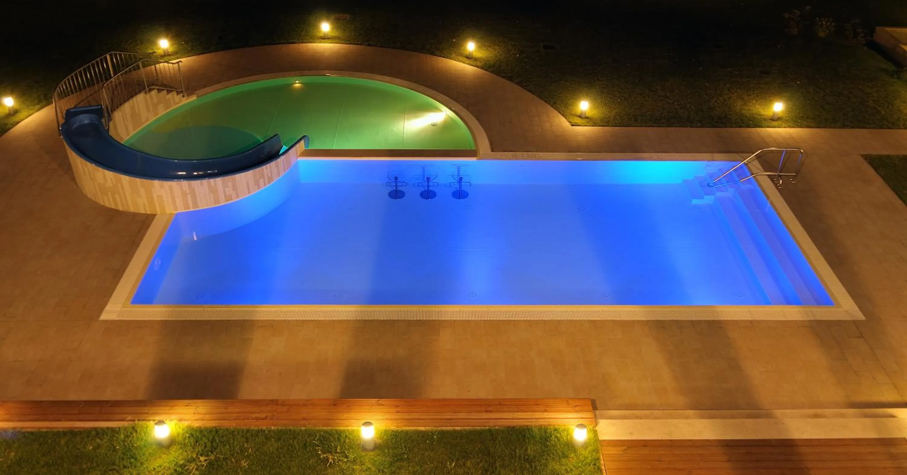 Swimming pool in Hotel Visegrád