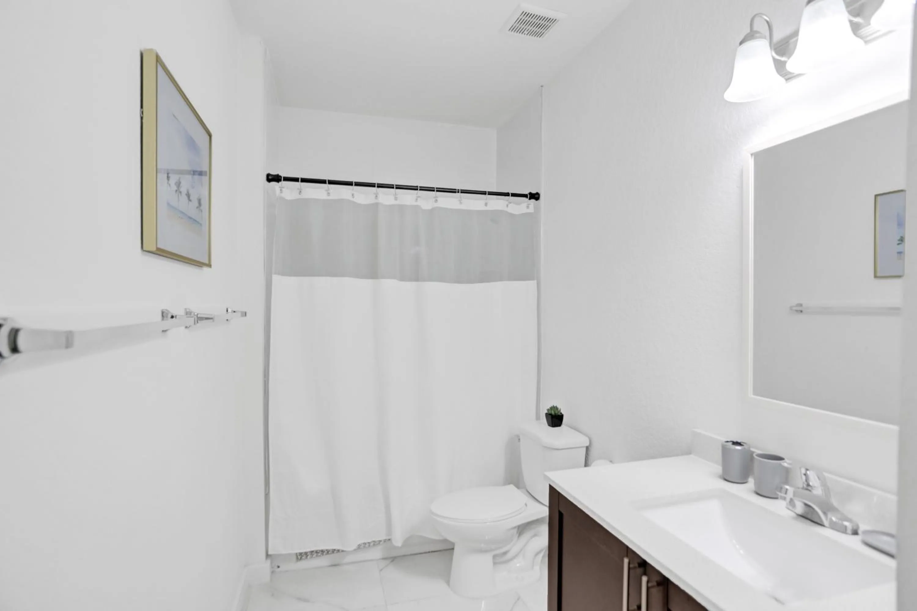 Shower in Renzzi Wynwood Apartments