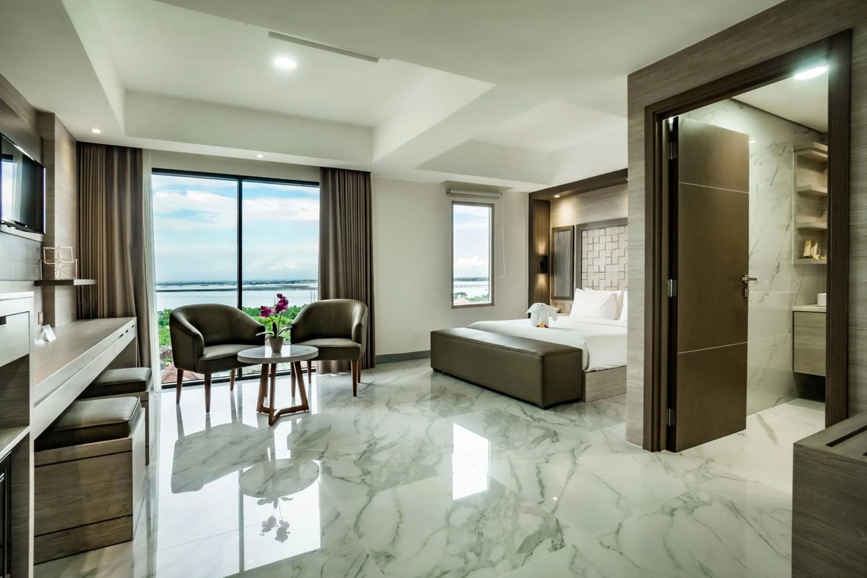 Seating area, Bed in Sunrise Aventus Hotel Nusa Dua