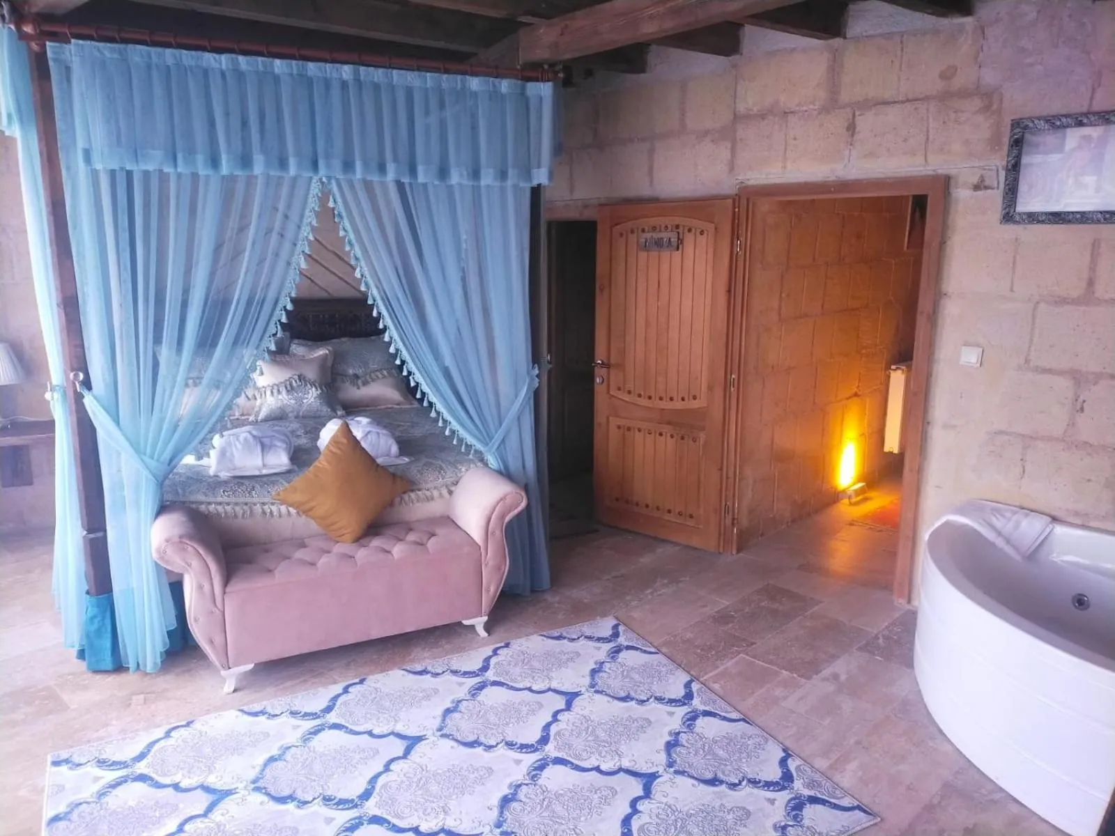 Decorative detail, Bed in Cappadocia Alaz Cave Otel