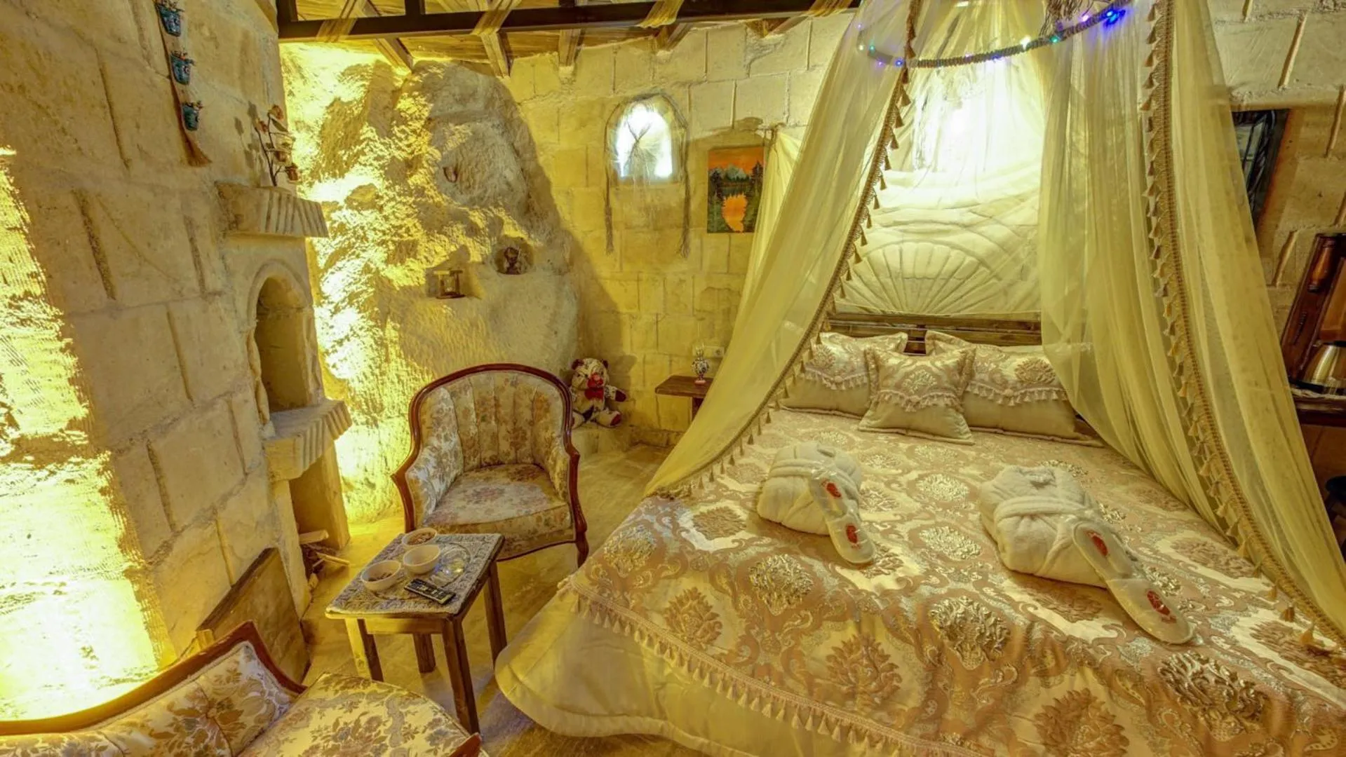 Seating area, Bed in Cappadocia Alaz Cave Otel