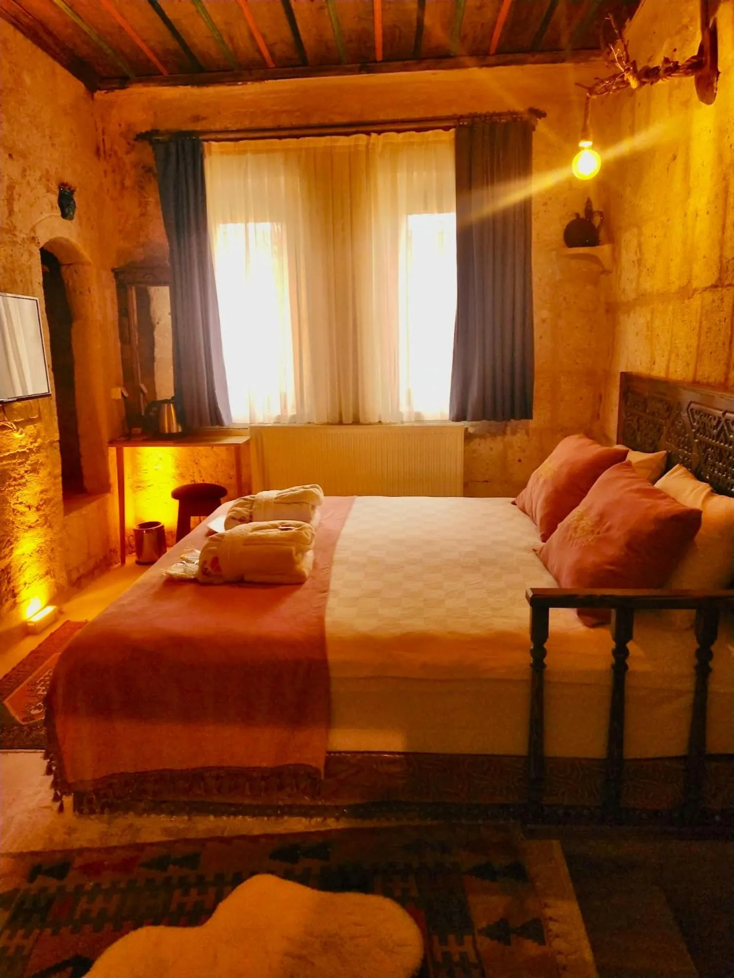 Bedroom, Bed in Cappadocia Alaz Cave Otel