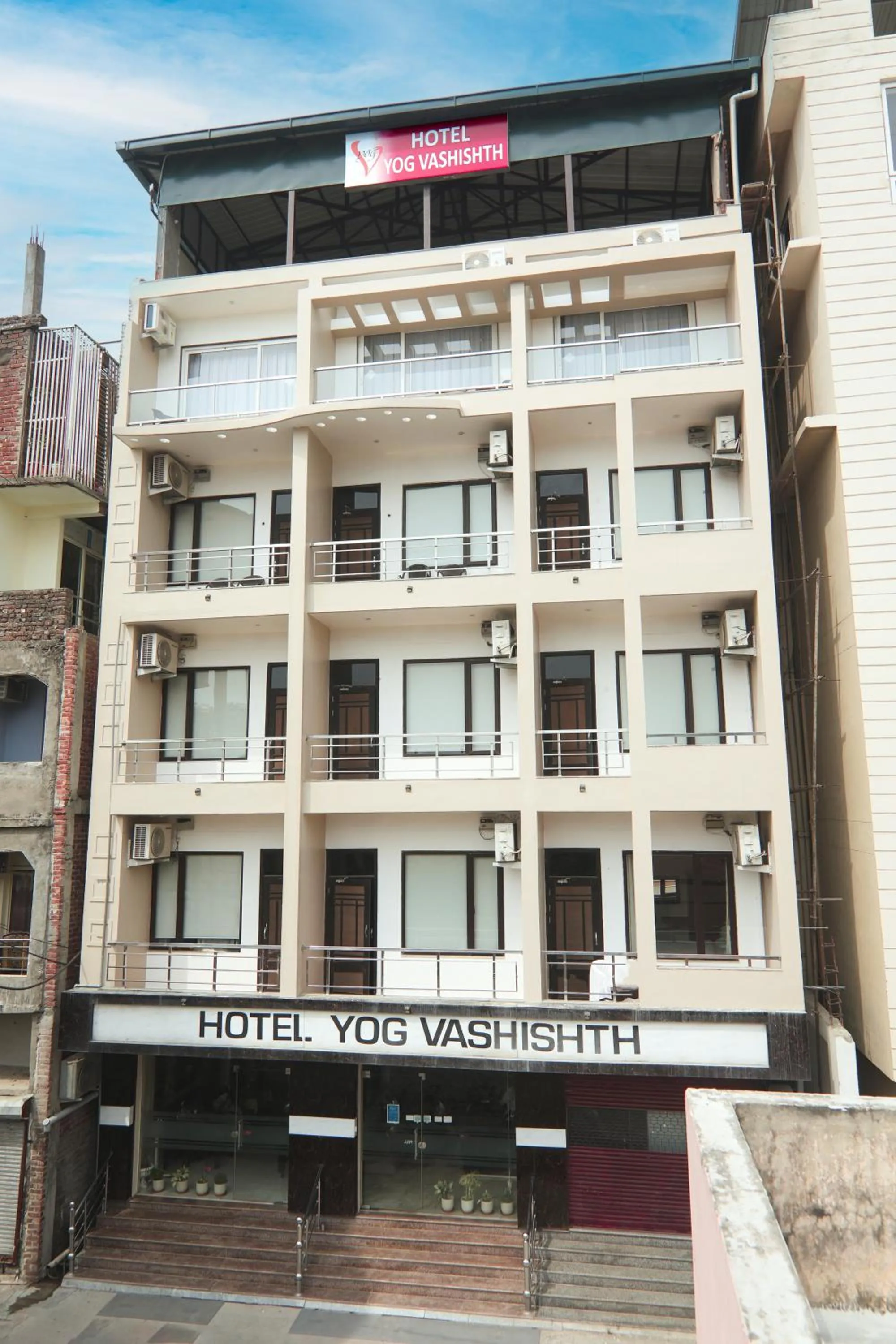 Property building in Hotel Yog Vashishth
