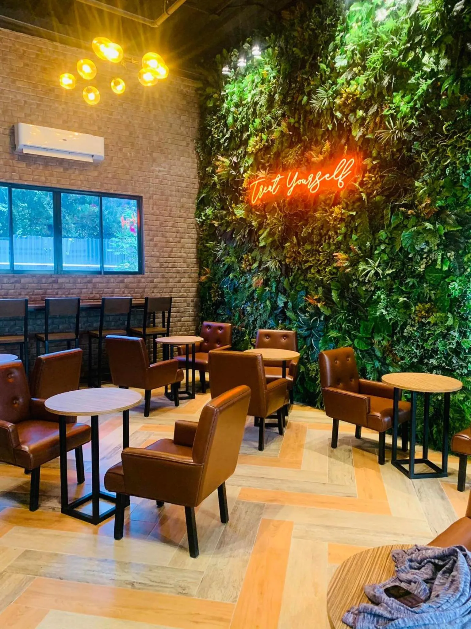 Restaurant/places to eat in Sultana Ysabella Hotel and Event