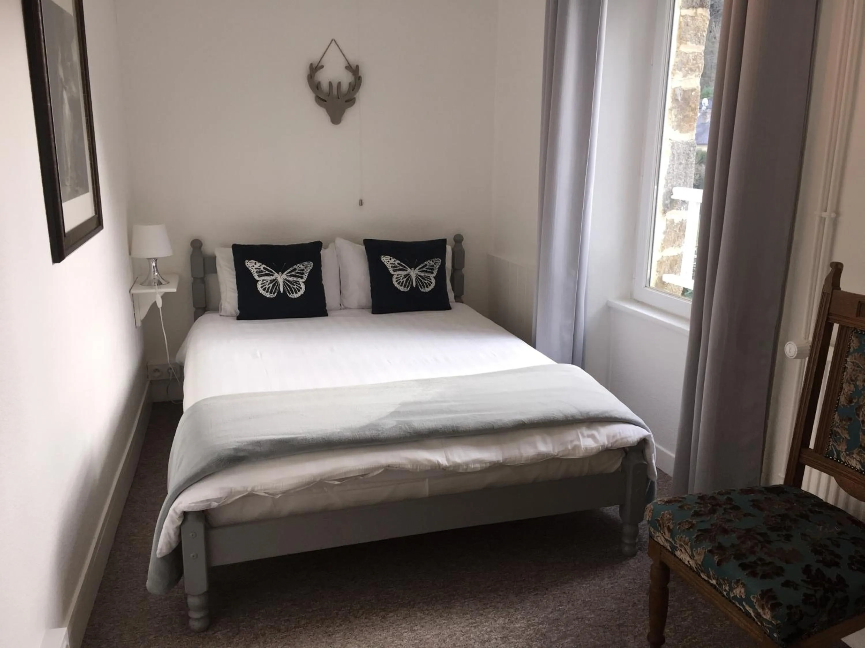 Photo of the whole room, Bed in Au Bon Accueil