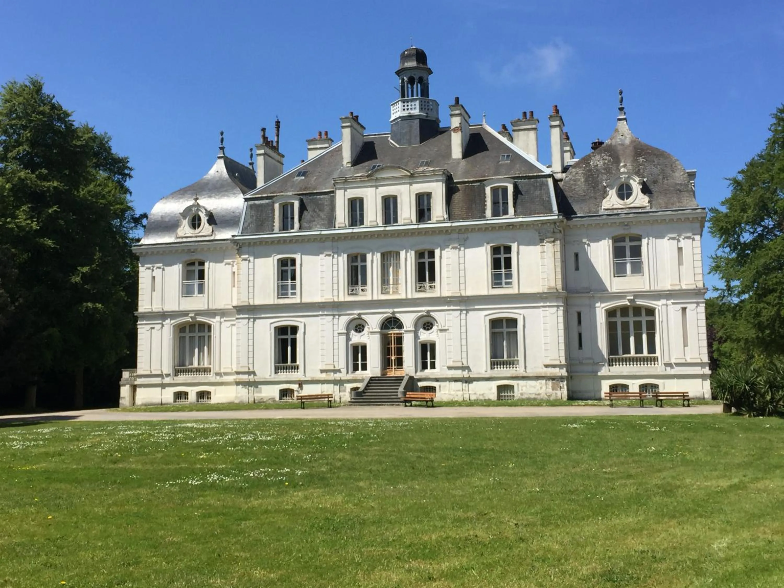 Nearby landmark in Au Bon Accueil