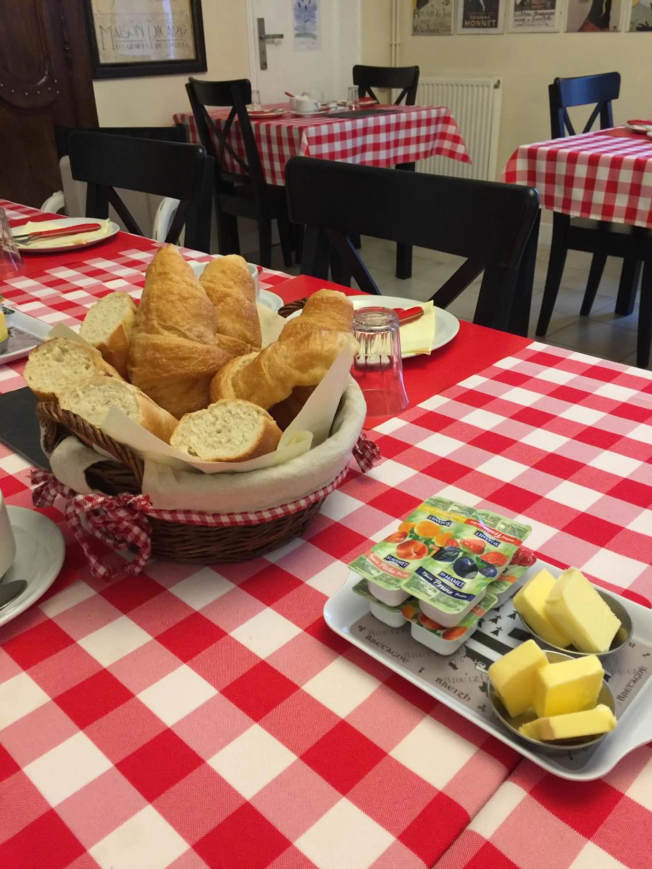 Continental breakfast in Au Bon Accueil