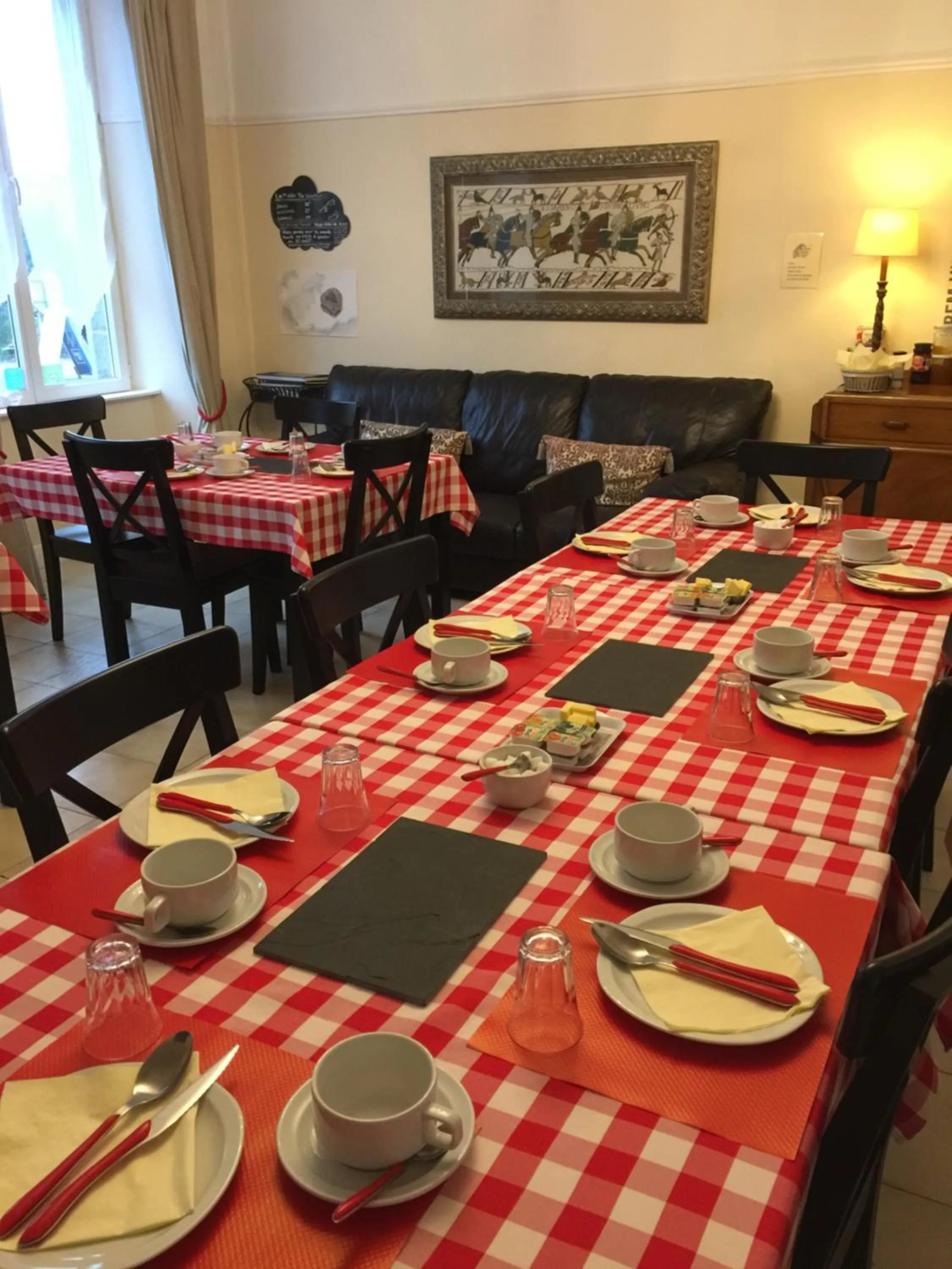 Food and drinks in Au Bon Accueil