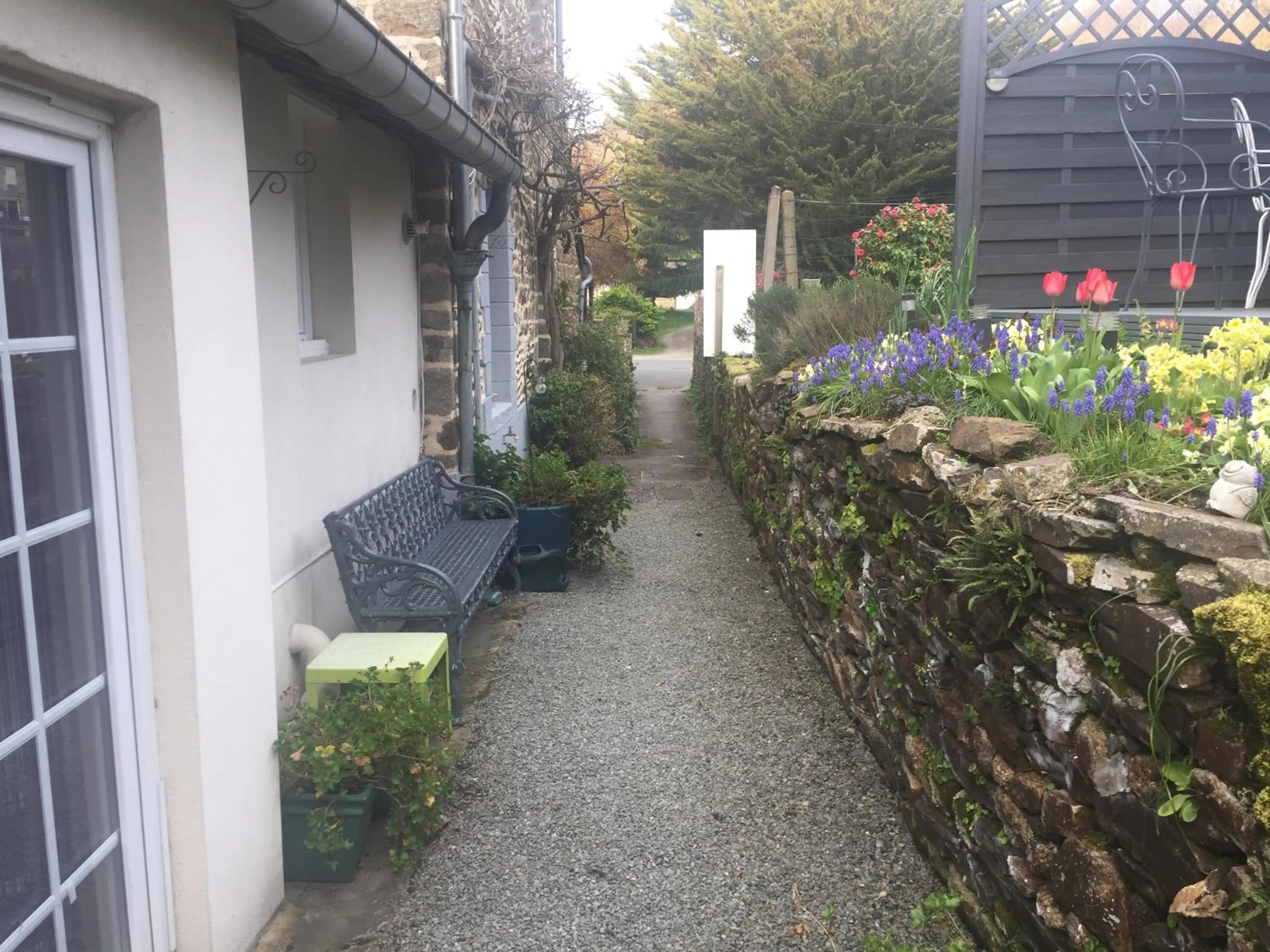 Property building in Au Bon Accueil