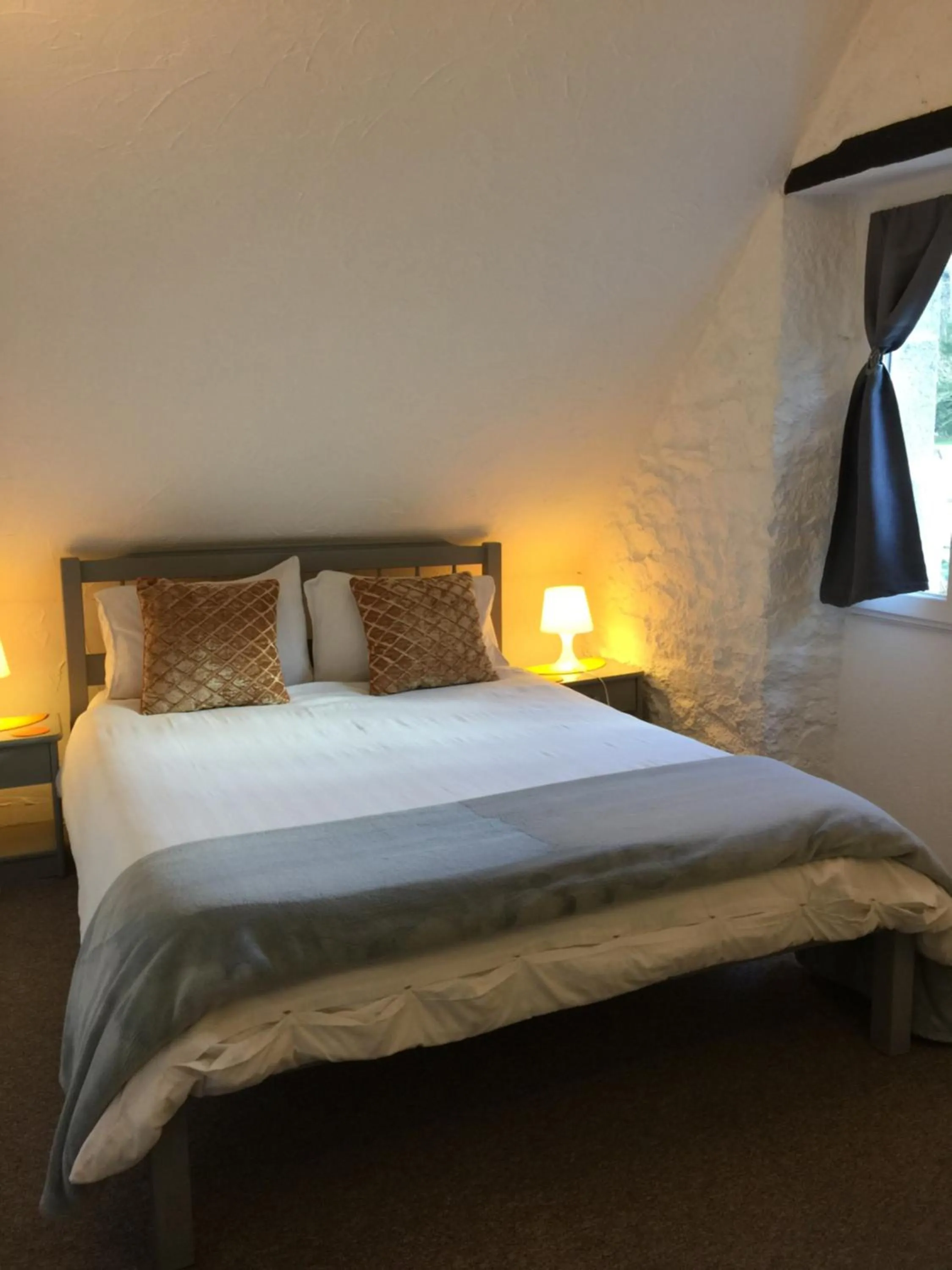 Decorative detail, Bed in Au Bon Accueil