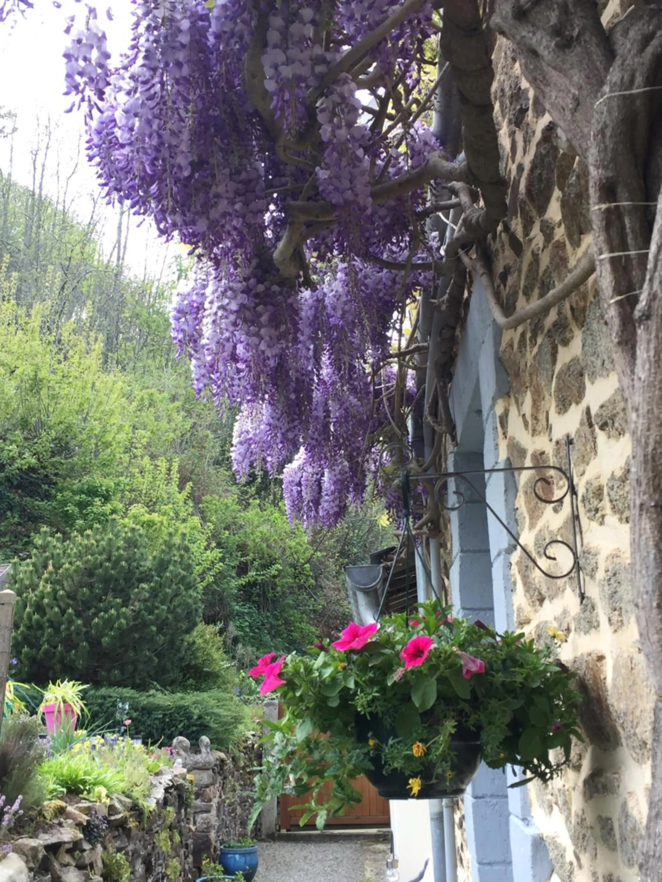 Facade/entrance in Au Bon Accueil