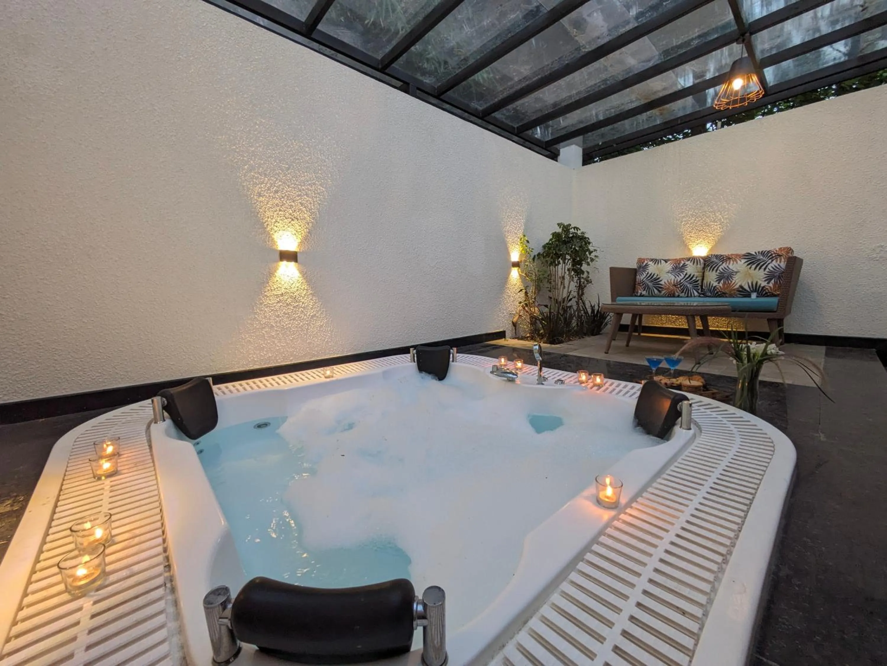 Swimming pool in The Golden Tusk By Ivory Destinations