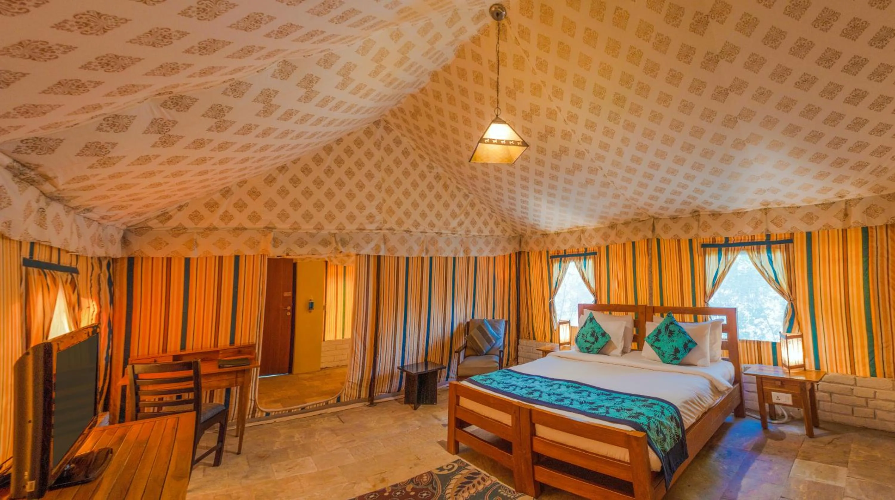 Bedroom, Bed in The Golden Tusk By Ivory Destinations