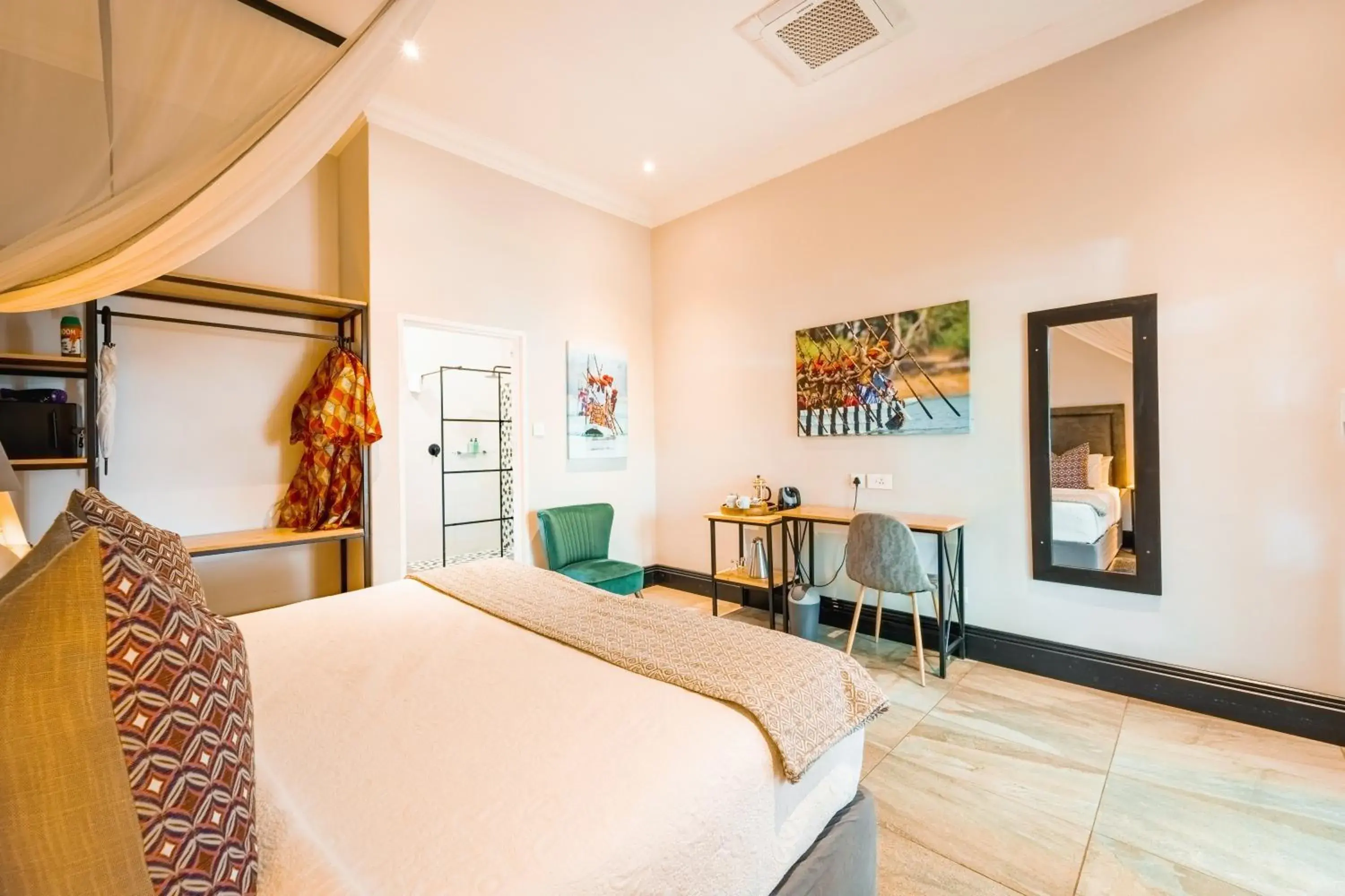 Superior Double or Twin Room - single occupancy in Nkosi Guest Lodge Superior Double or Twin Room - single occupancy in Nkosi Guest Lodge