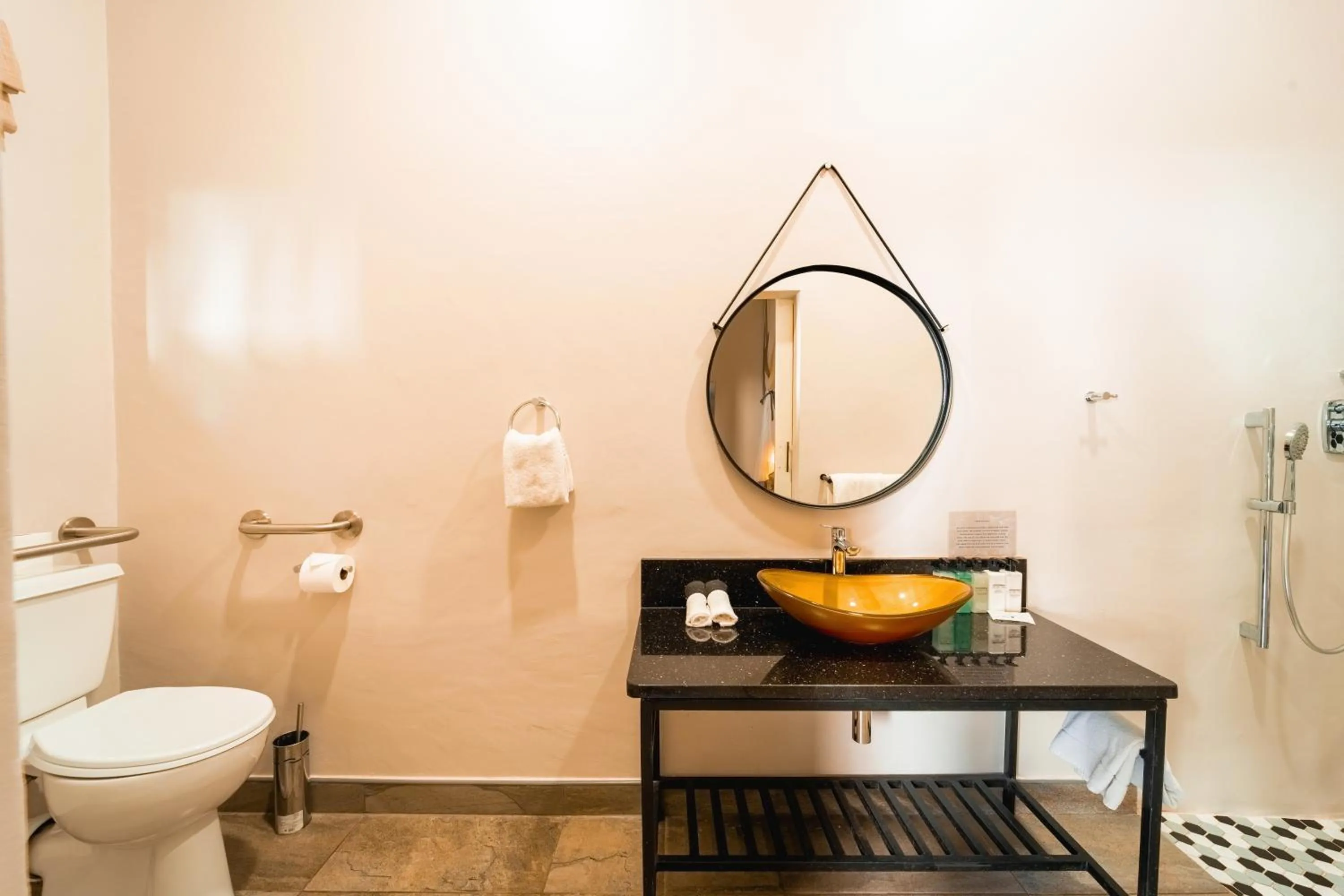 Shower in Nkosi Guest Lodge