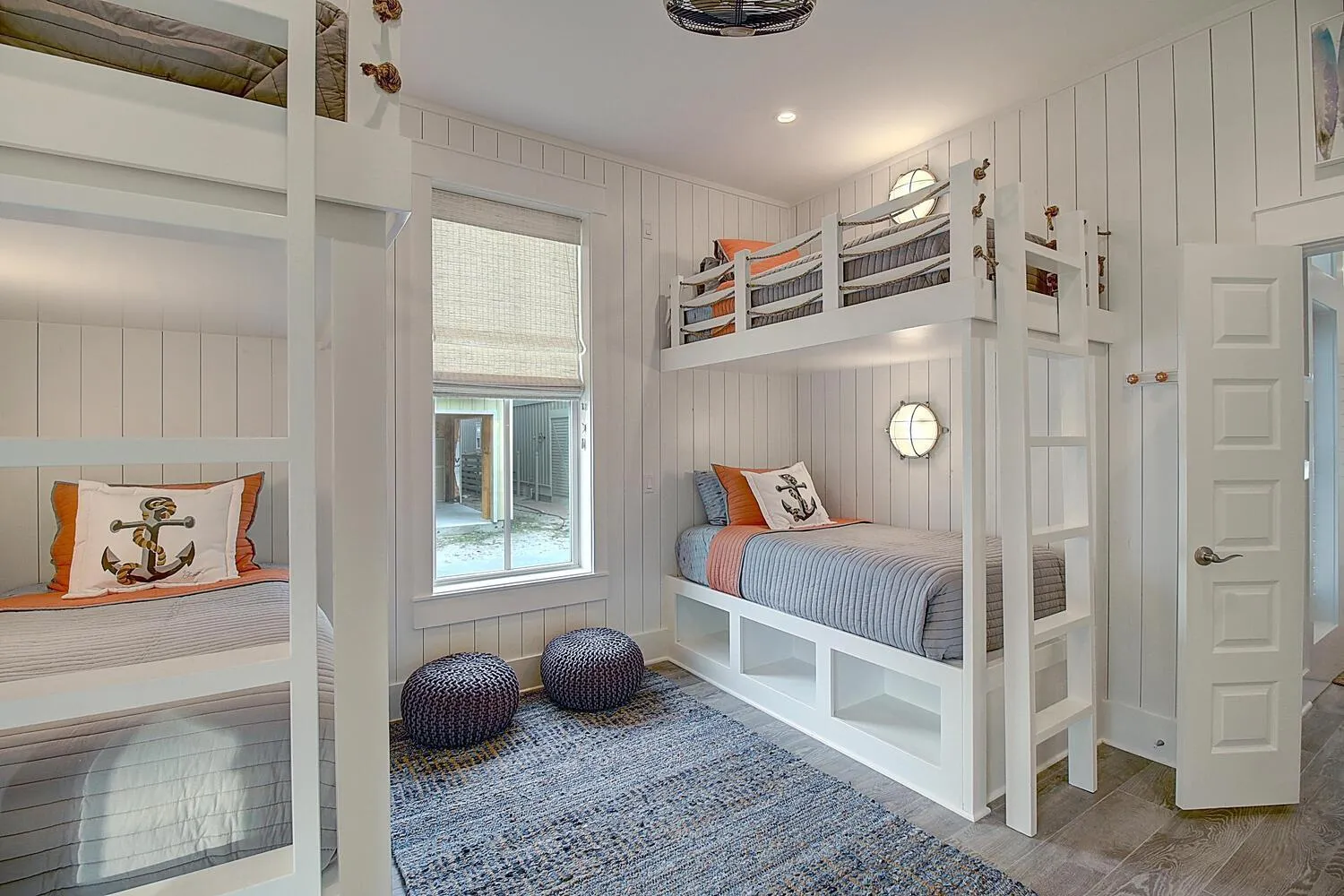 Other, Bed in Beachful Easy Feeling 117 CE