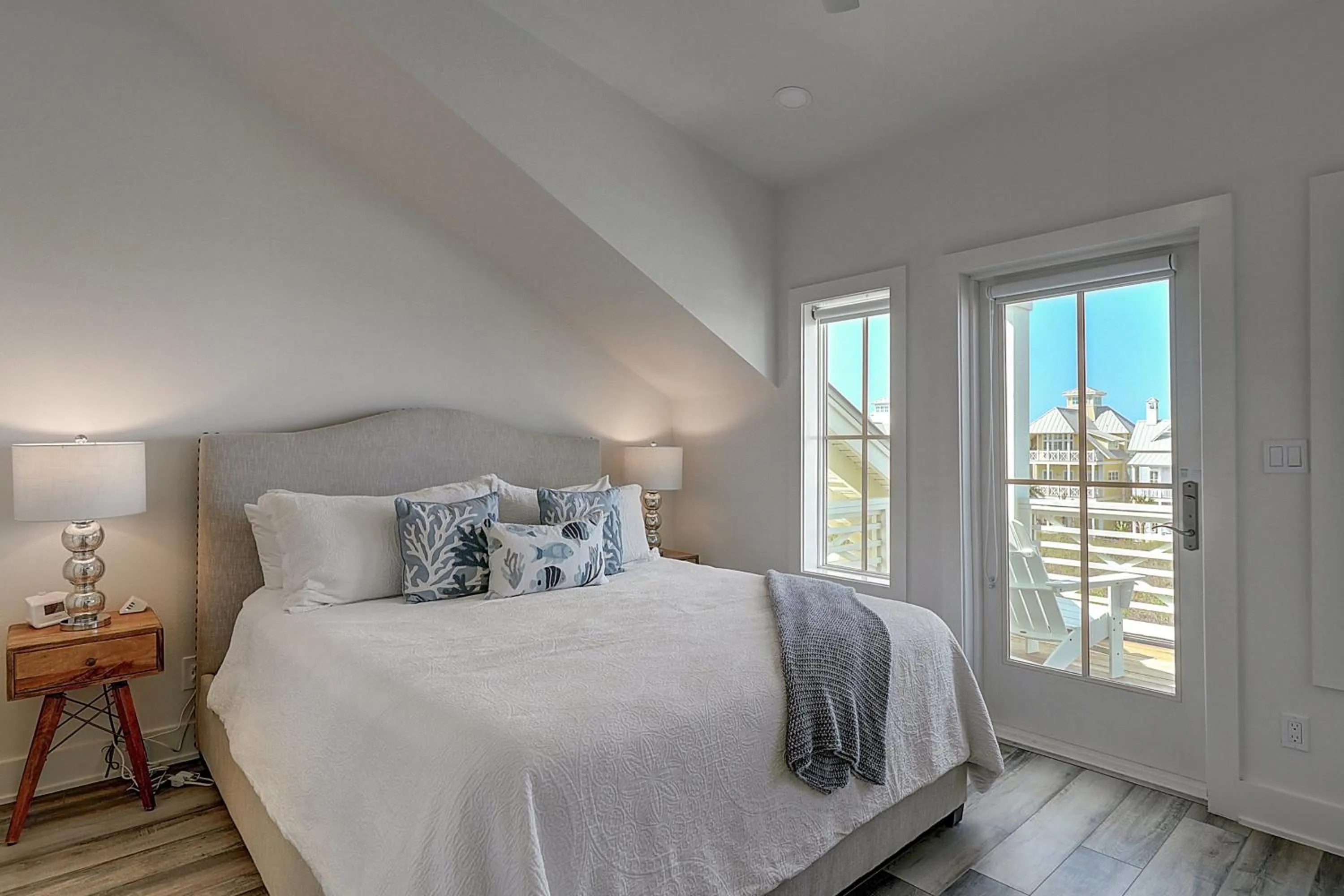 Other, Bed in Just Wanna Have Sun 288 HI