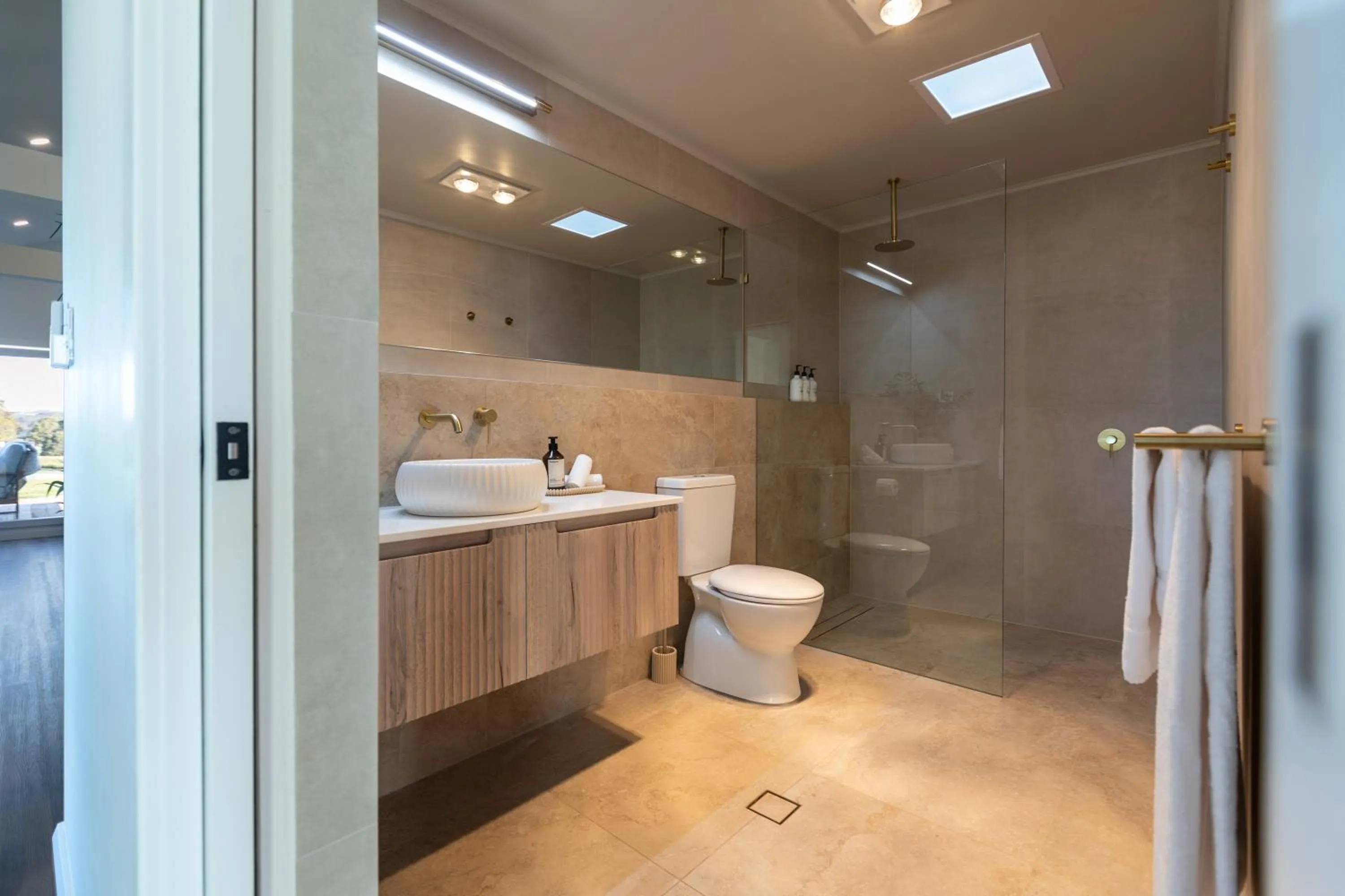 Shower in Pokolbin Farm Stay