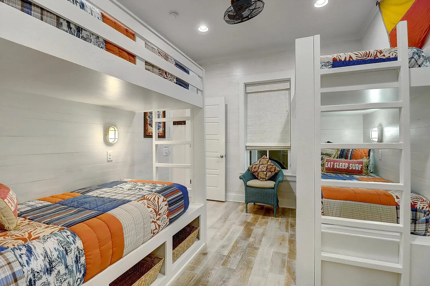 Other, Bed in Endless Summer TC 2302