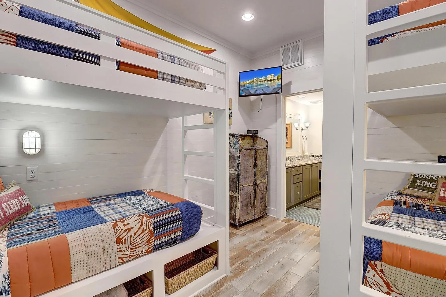 Other, Bed in Endless Summer TC 2302