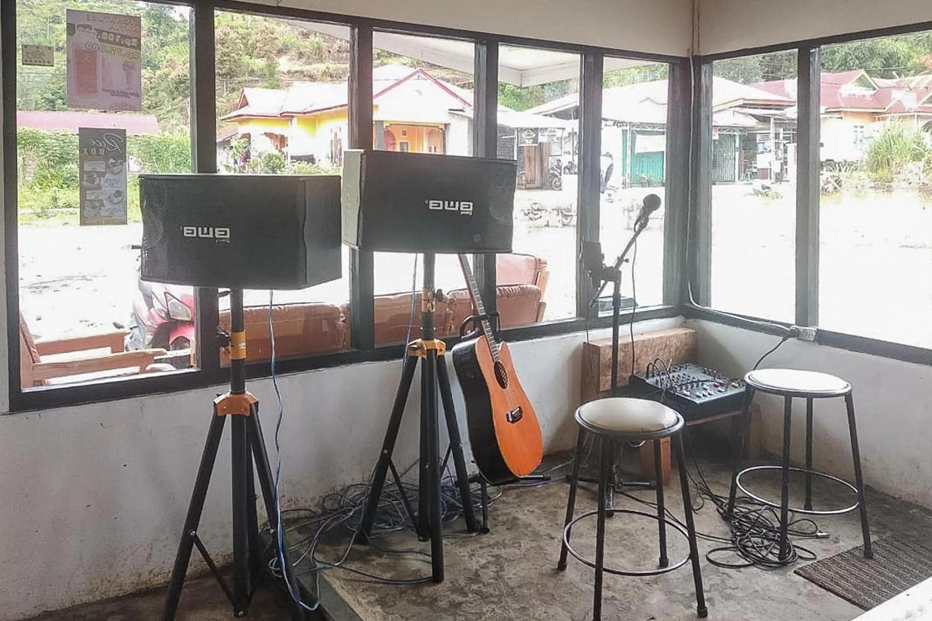 Nightclub / DJ in Nayla Homestay Jambi Mitra RedDoorz