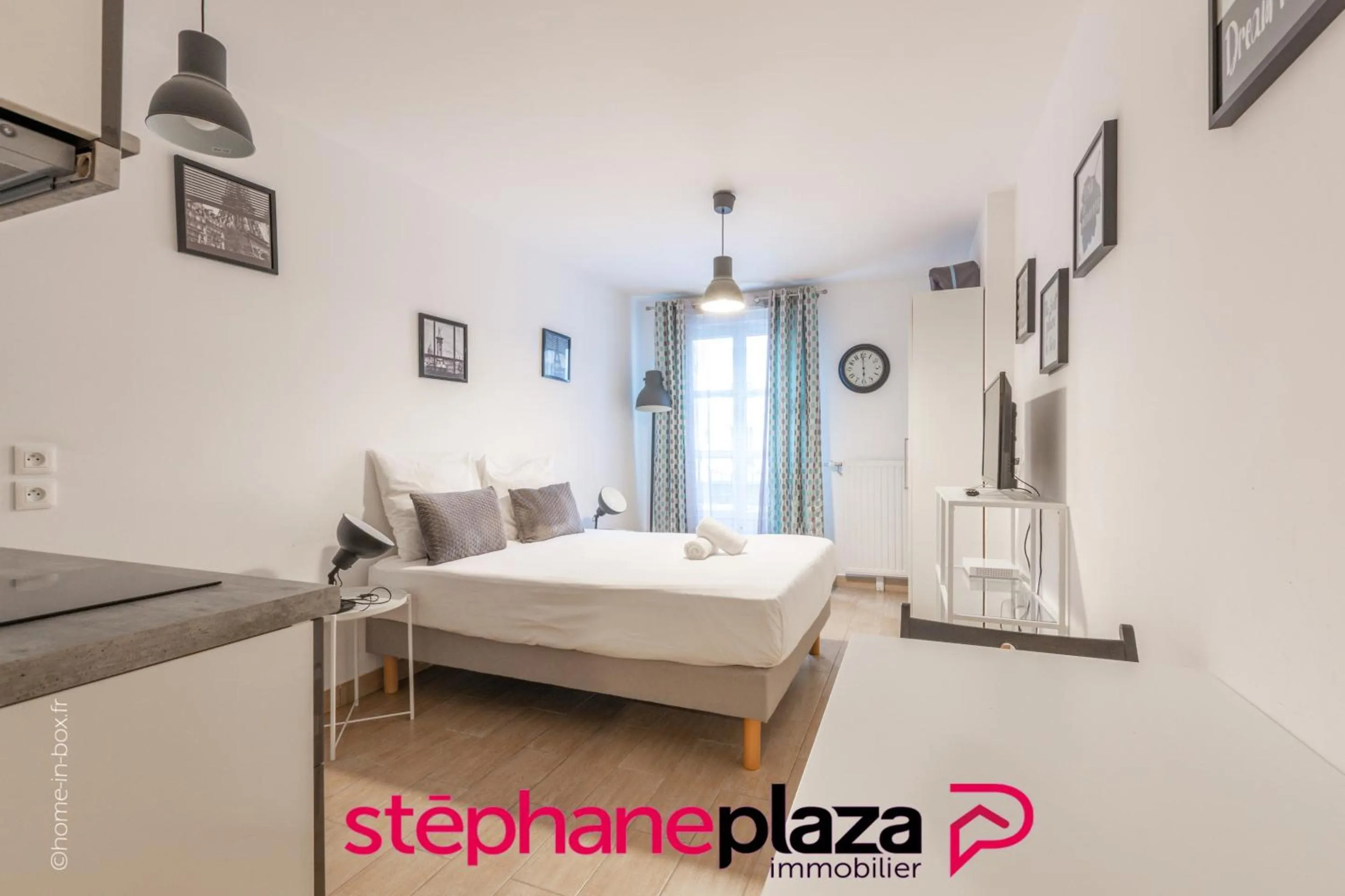 Bedroom in Plaza Scandinaves 05