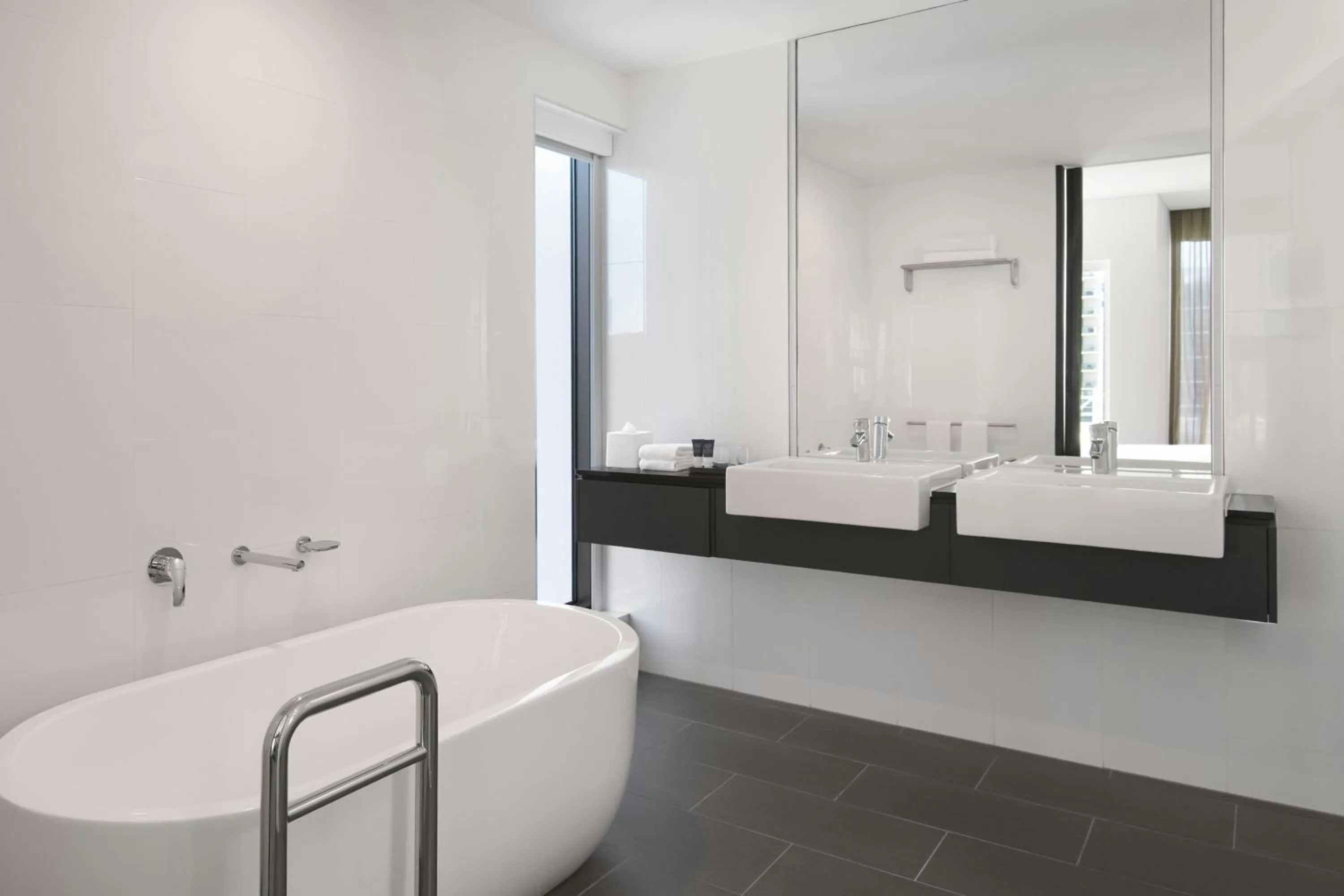 Bathroom in Four Points by Sheraton Brisbane