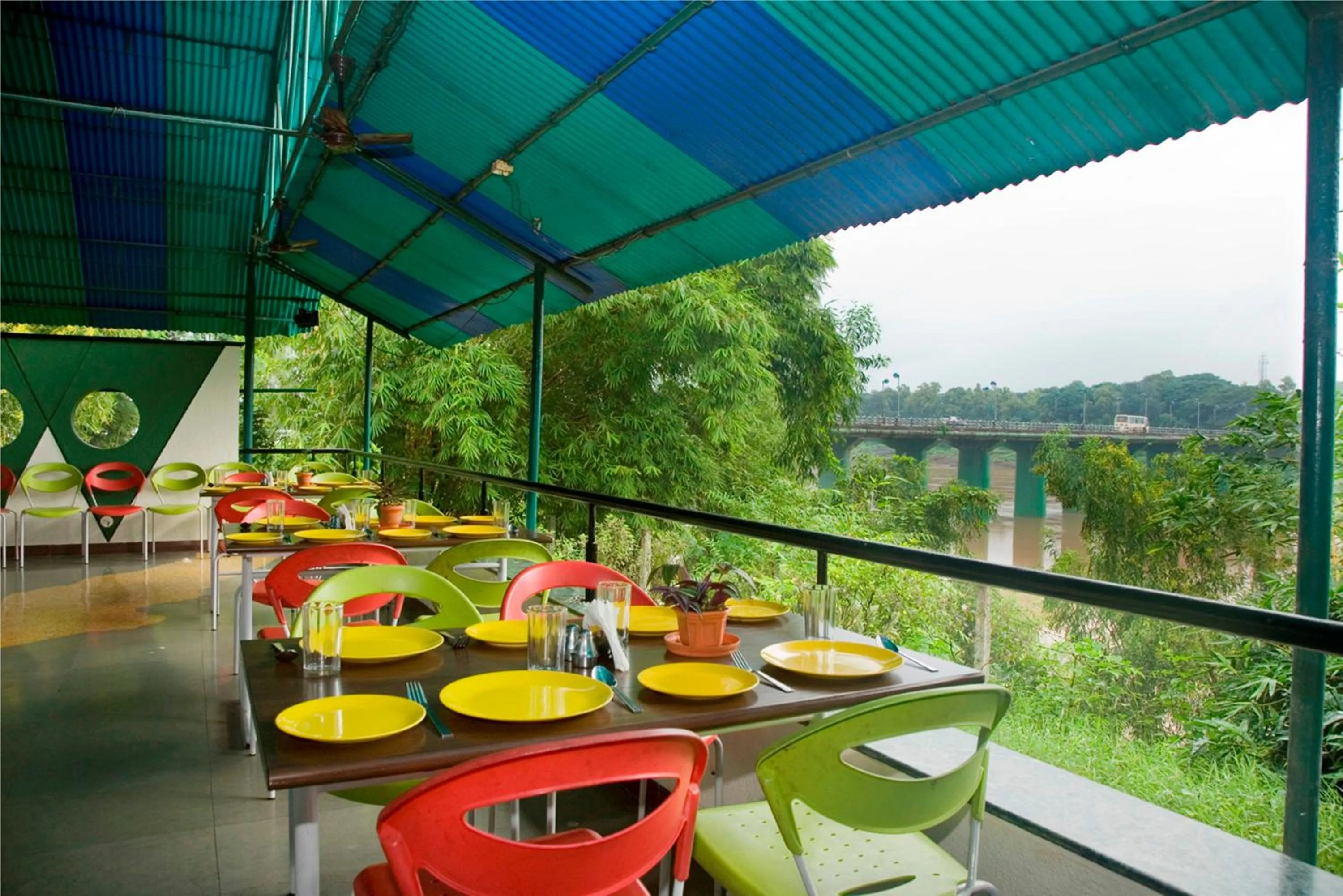 Dining area in VITS Kamats Resort, Silvassa