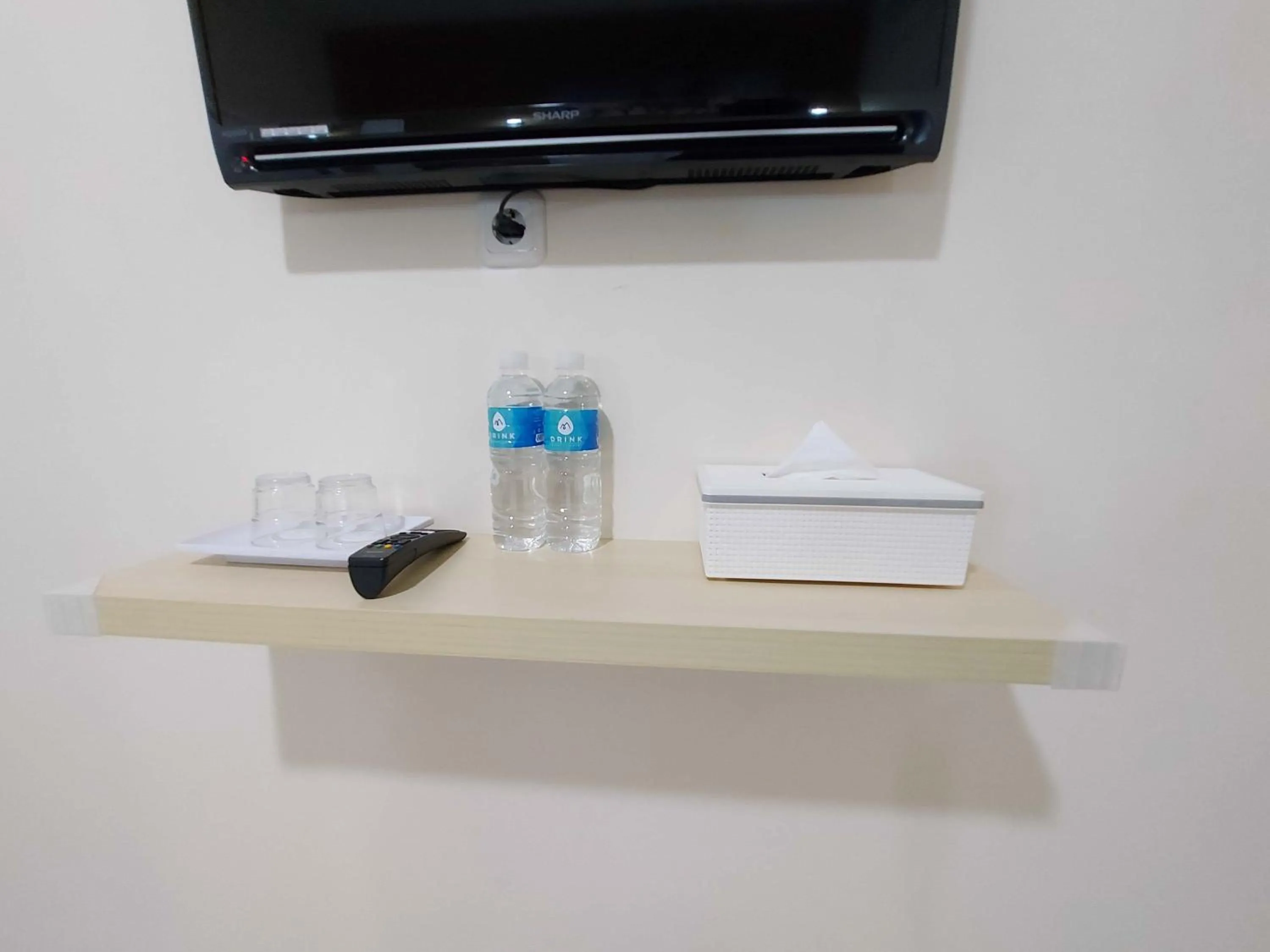 TV and multimedia in Rons City Hotel near Simpang Lima Semarang Mitra RedDoorz