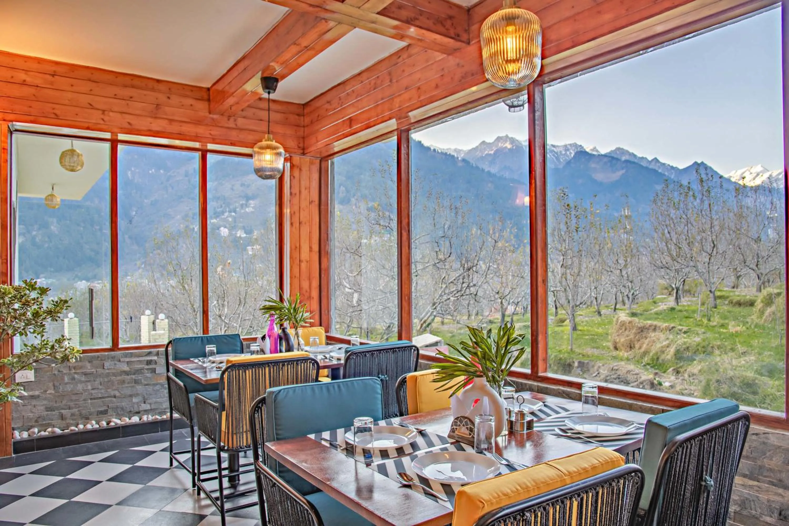 Restaurant/places to eat in Echor Himalayan Aurum Manali