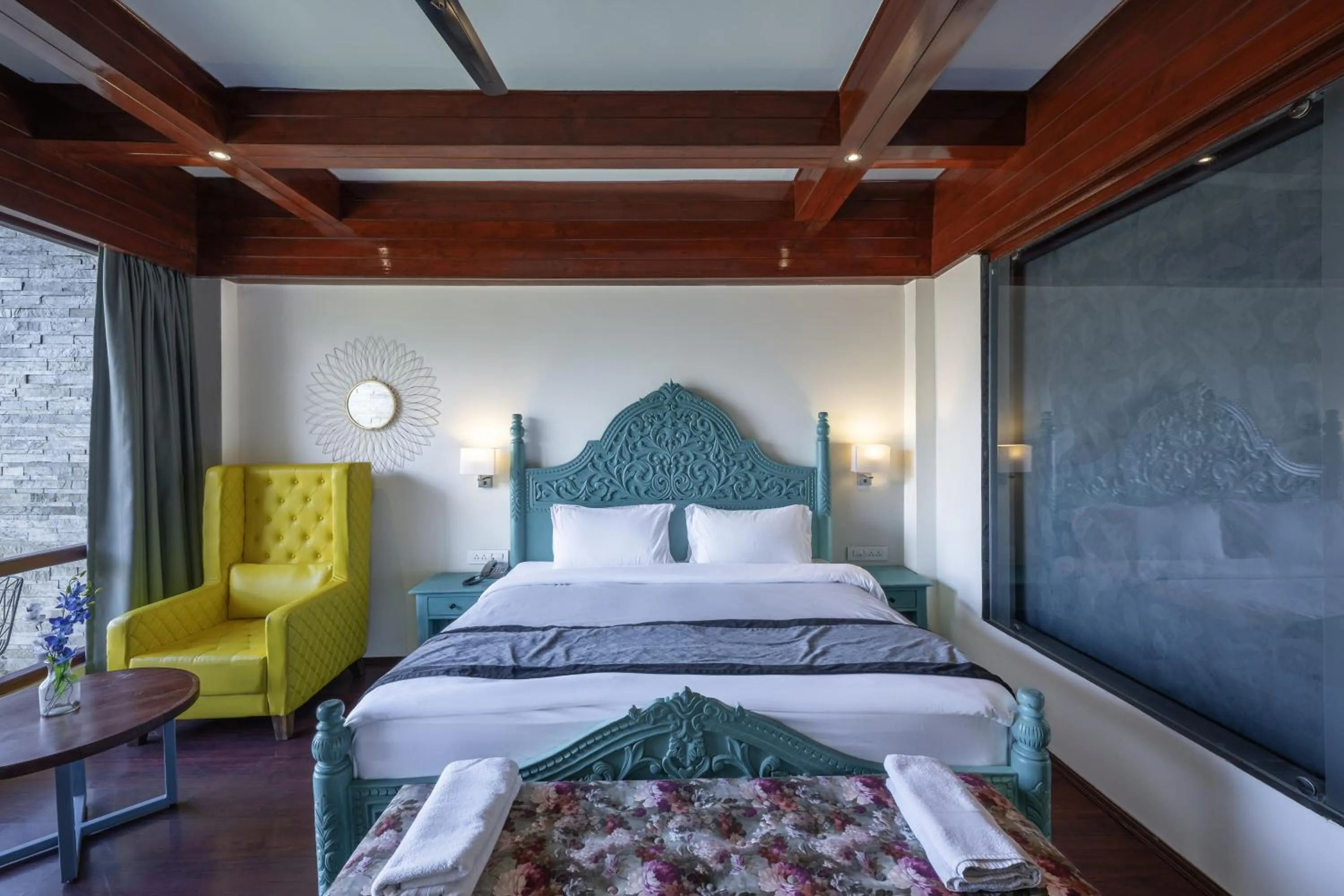 Bed in Echor Himalayan Aurum Manali