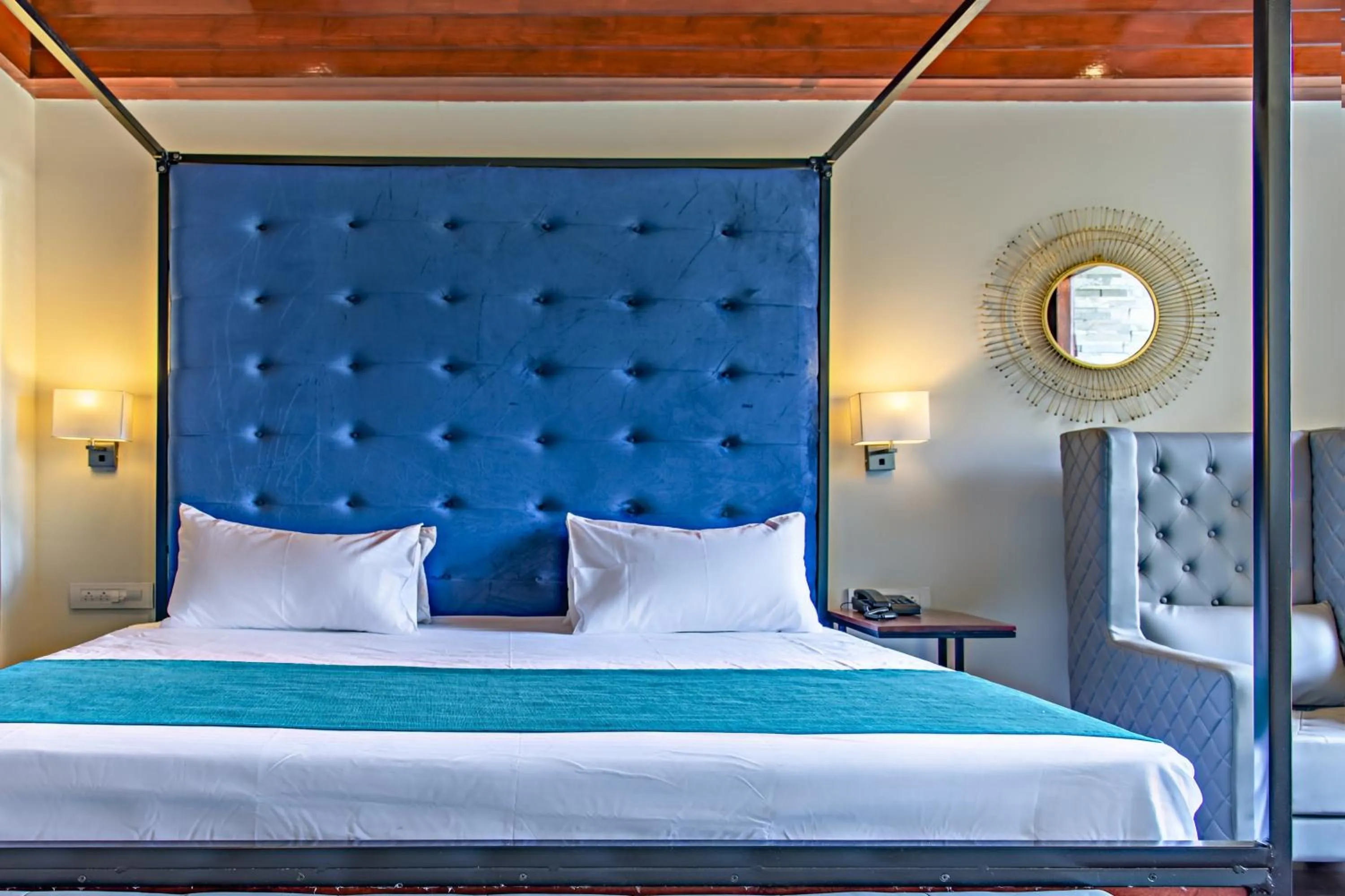 Bed in Echor Himalayan Aurum Manali