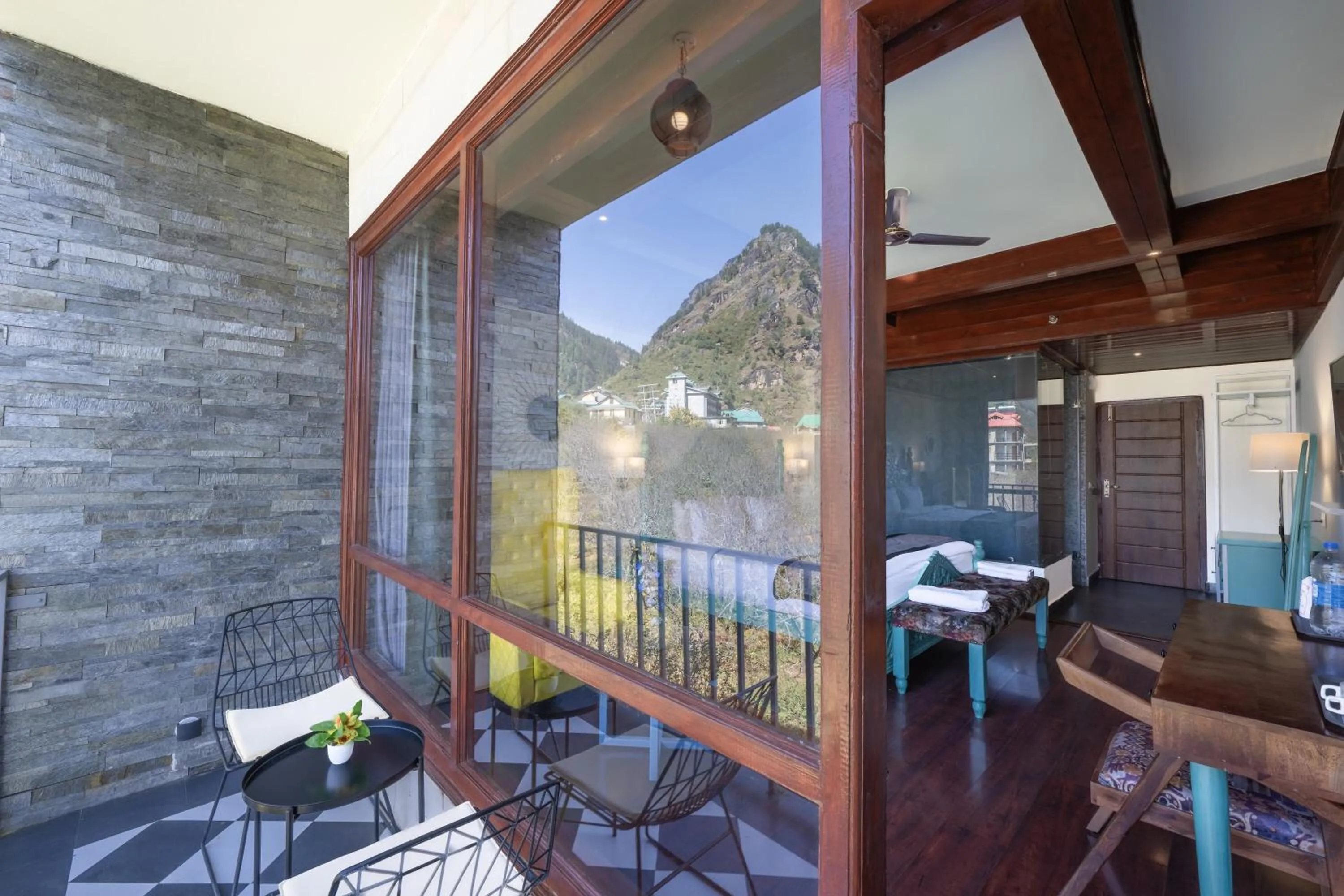 Balcony/Terrace in Echor Himalayan Aurum Manali