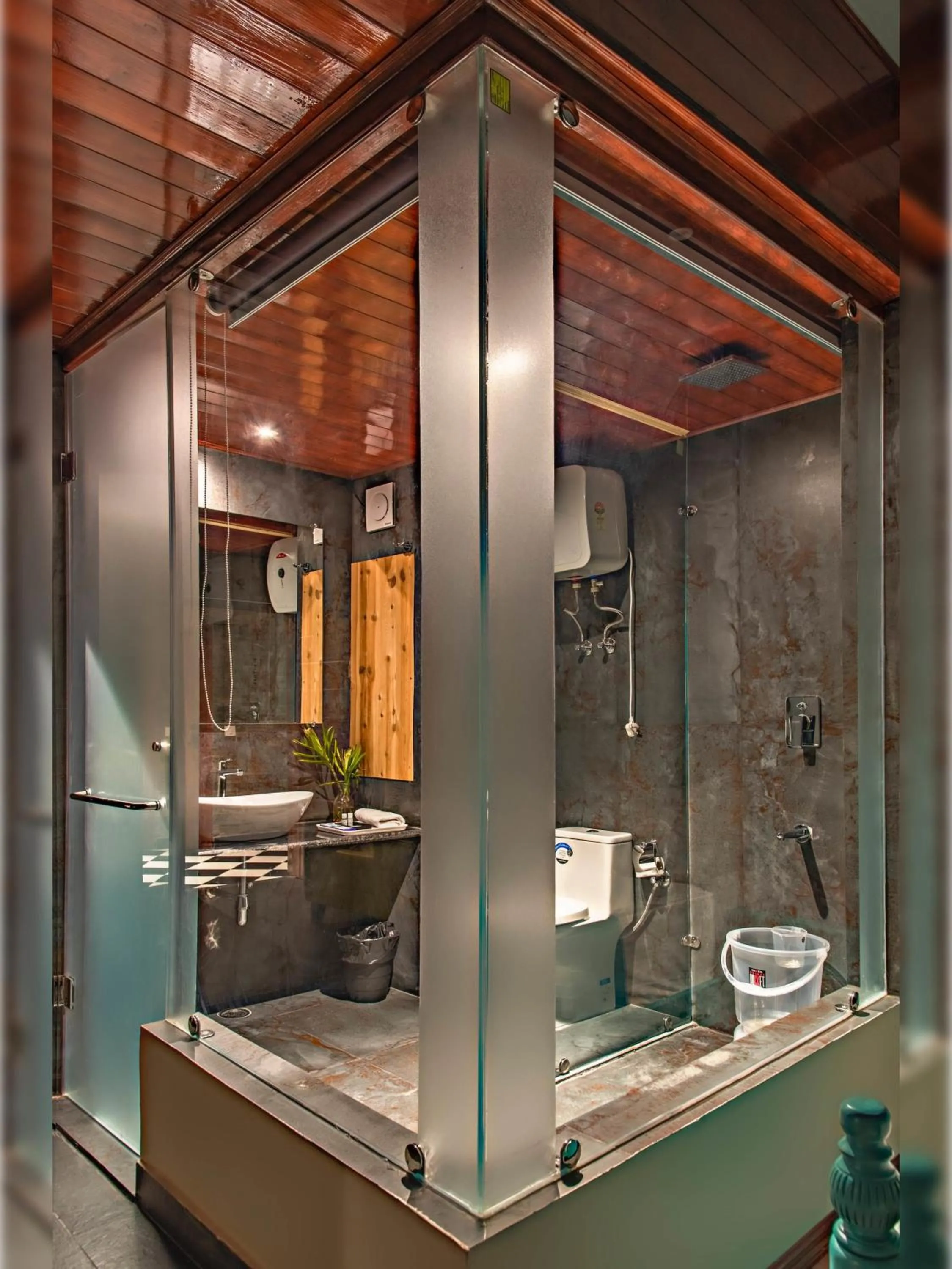 Shower in Echor Himalayan Aurum Manali