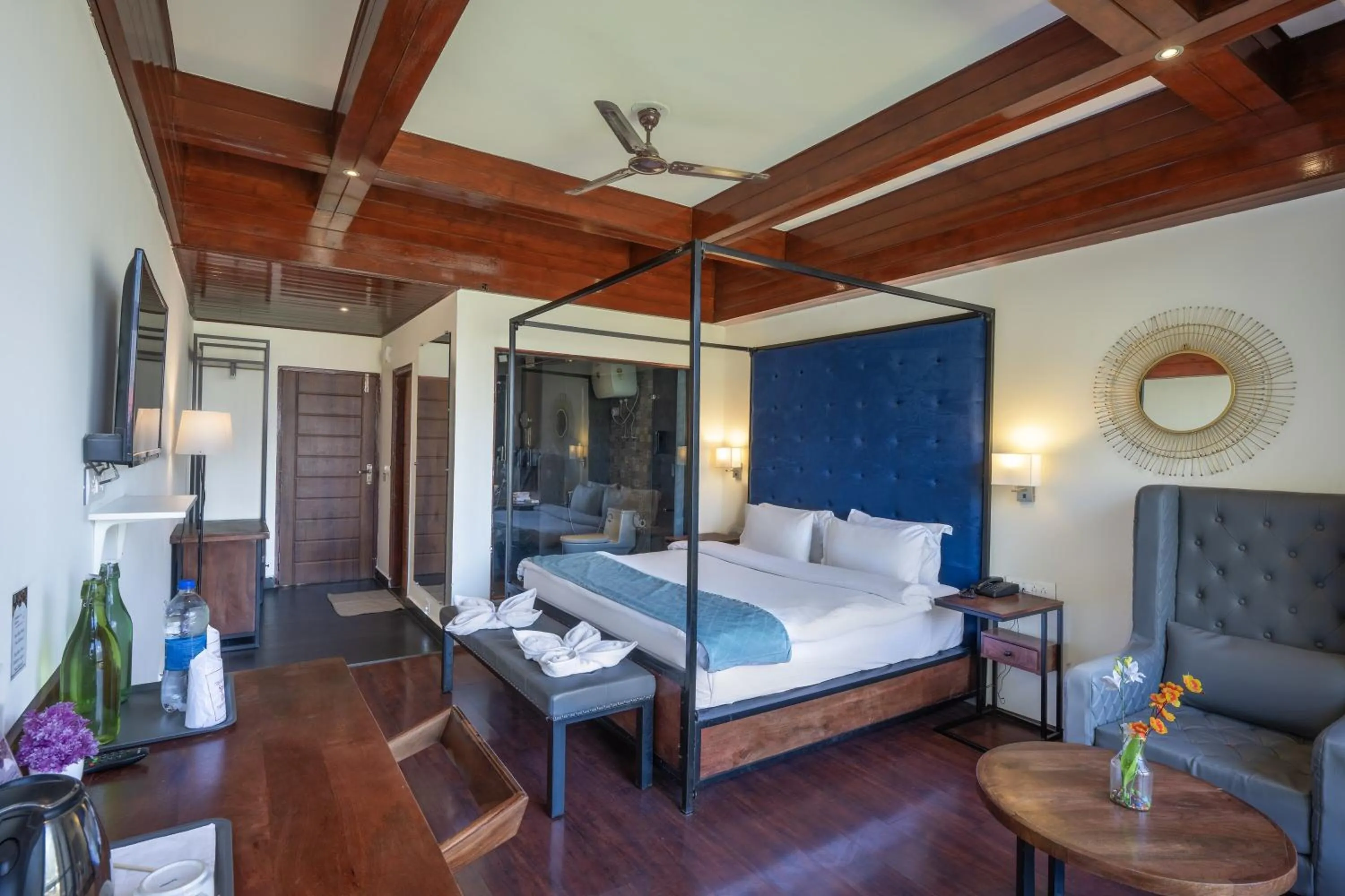 Bed in Echor Himalayan Aurum Manali