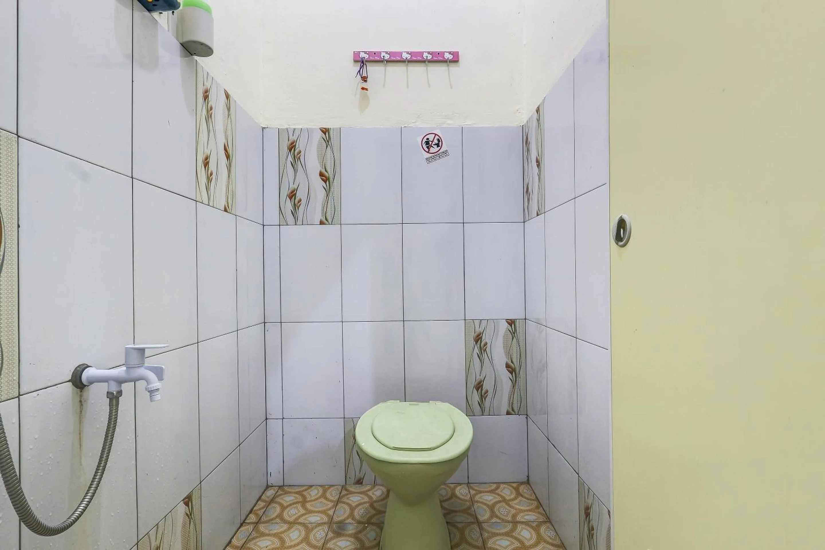 Bathroom in Hotel O Gang Tengah Homestay Syariah