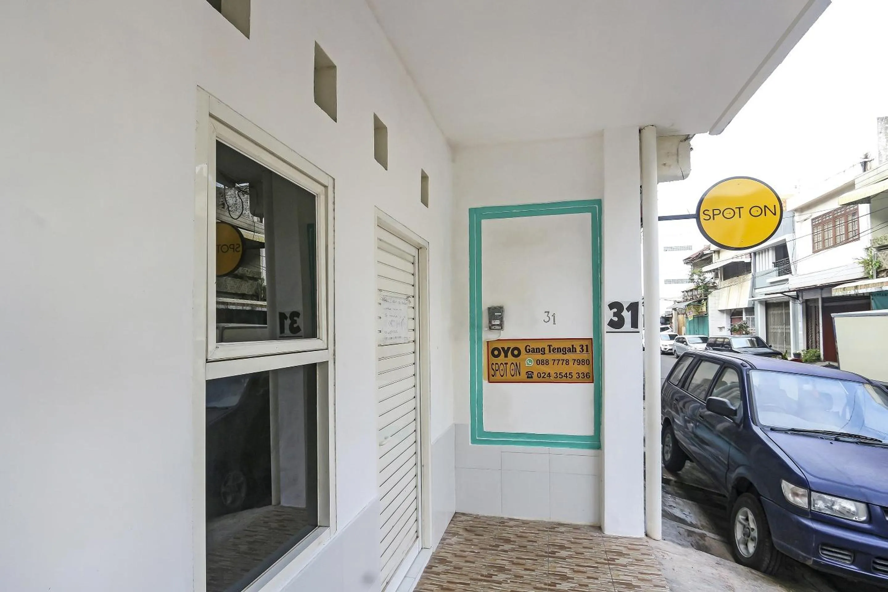 Facade/entrance in Hotel O Gang Tengah Homestay Syariah