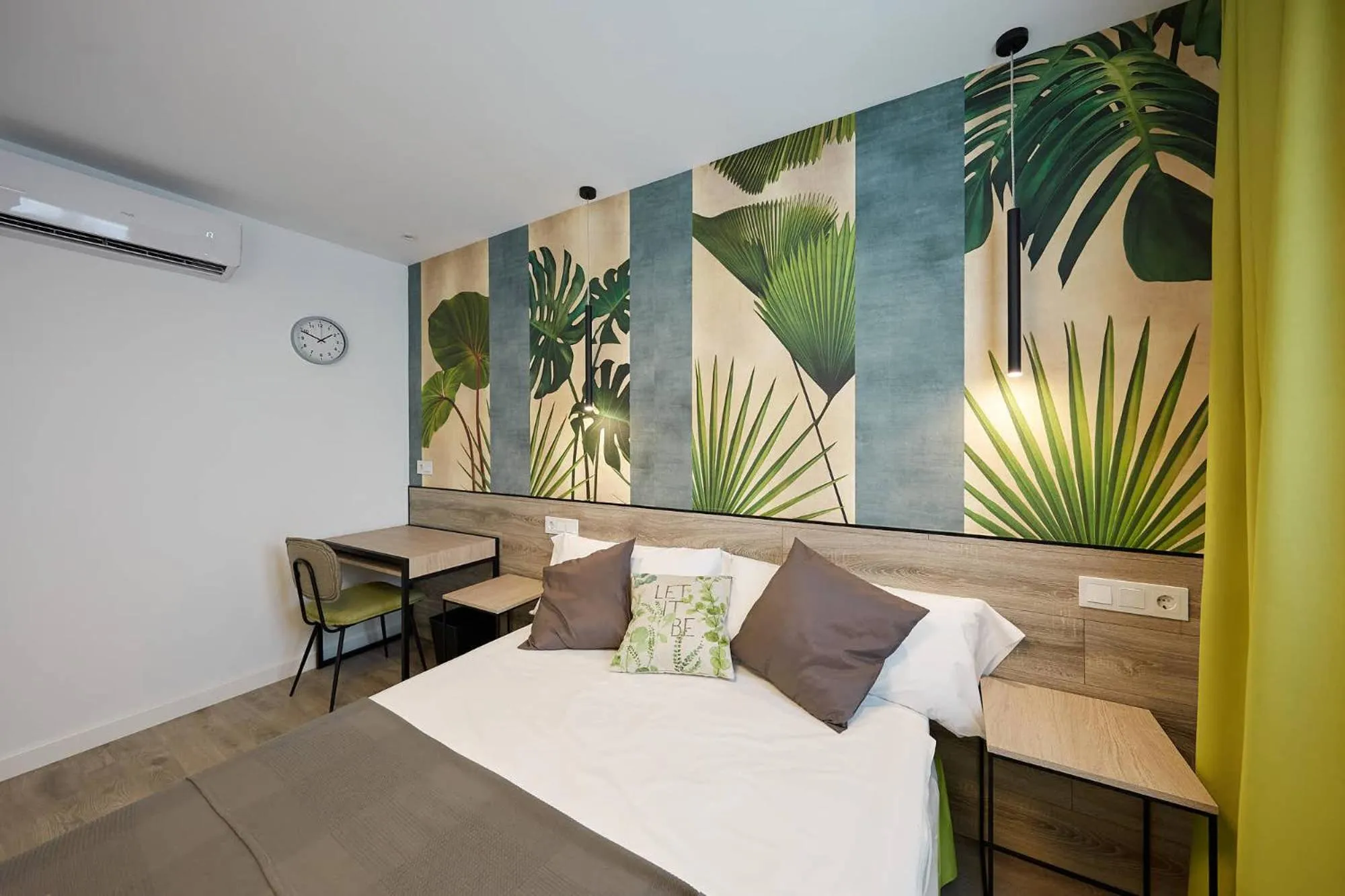 People, Bed in Enmathi Alicante Benalua