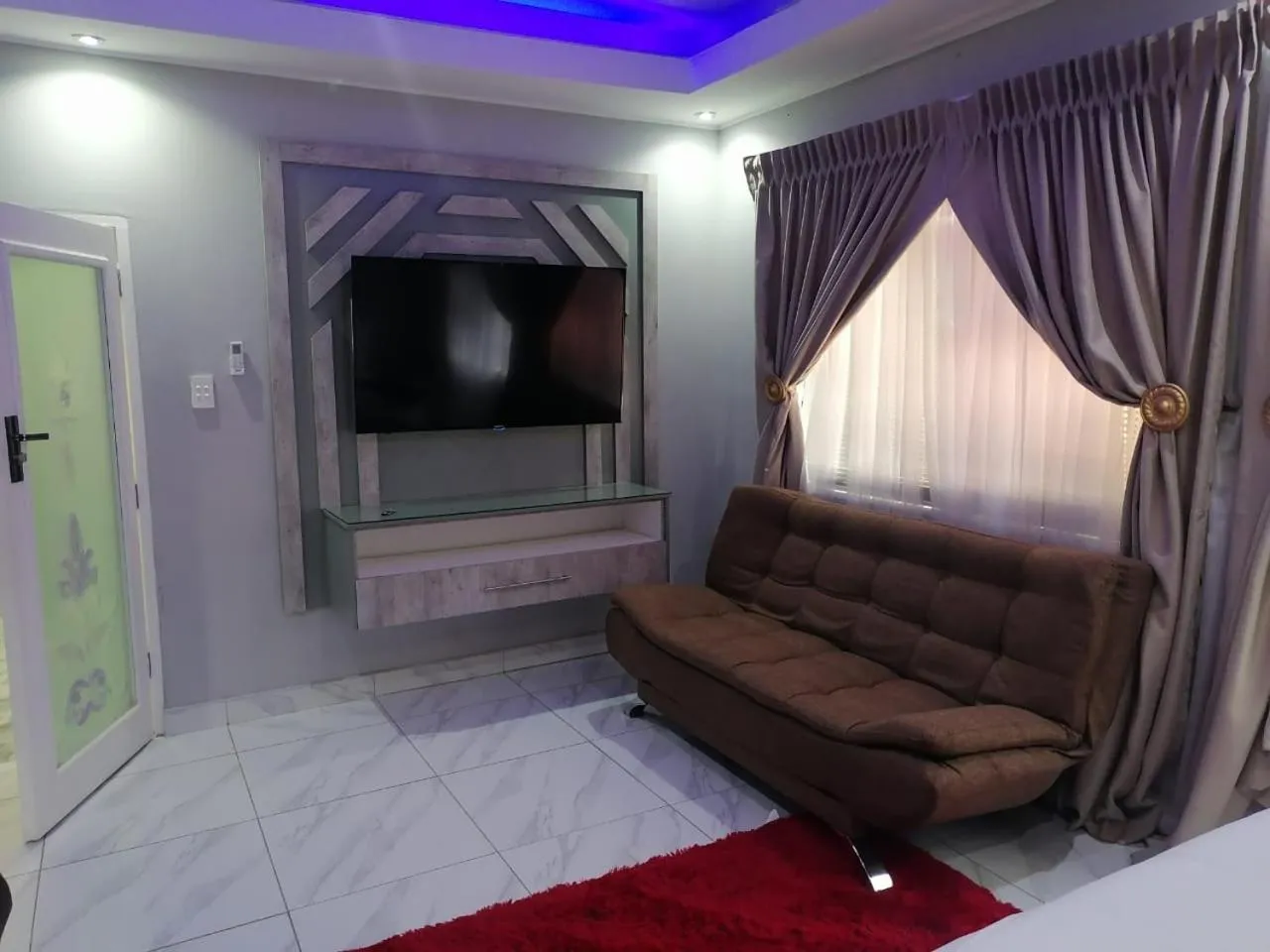 TV and multimedia in National Lodge