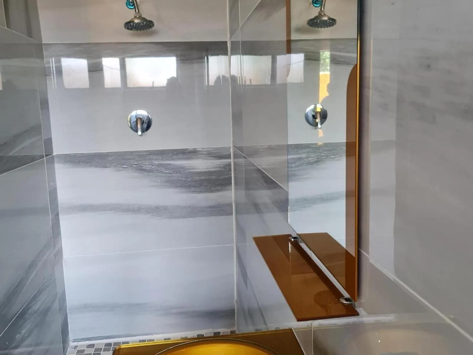 Shower in National Lodge