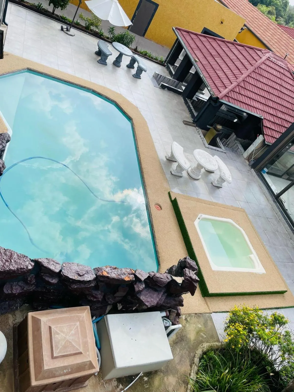 Hot Tub in National Lodge