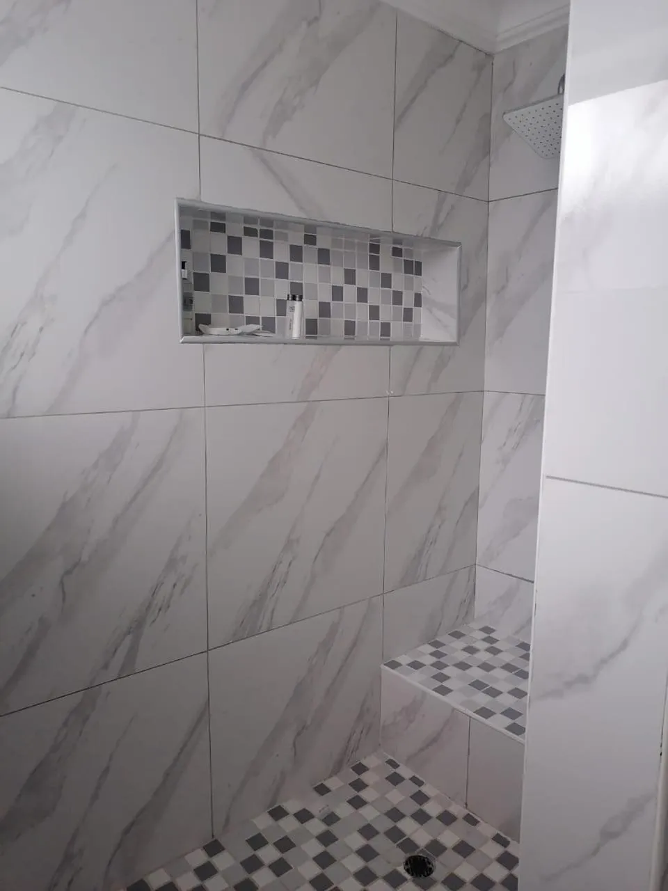 Shower in National Lodge