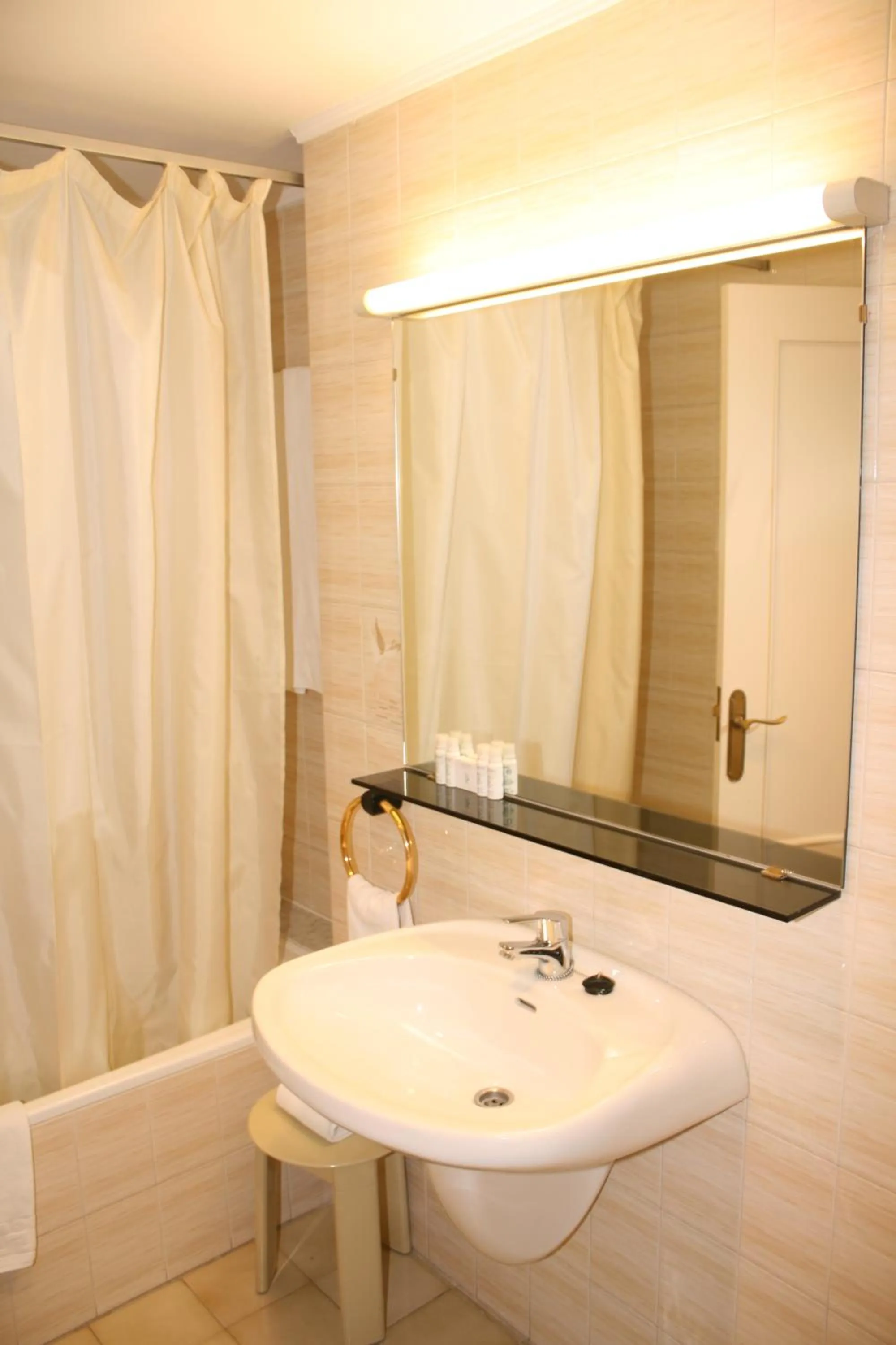 Bathroom in HMC K-ena