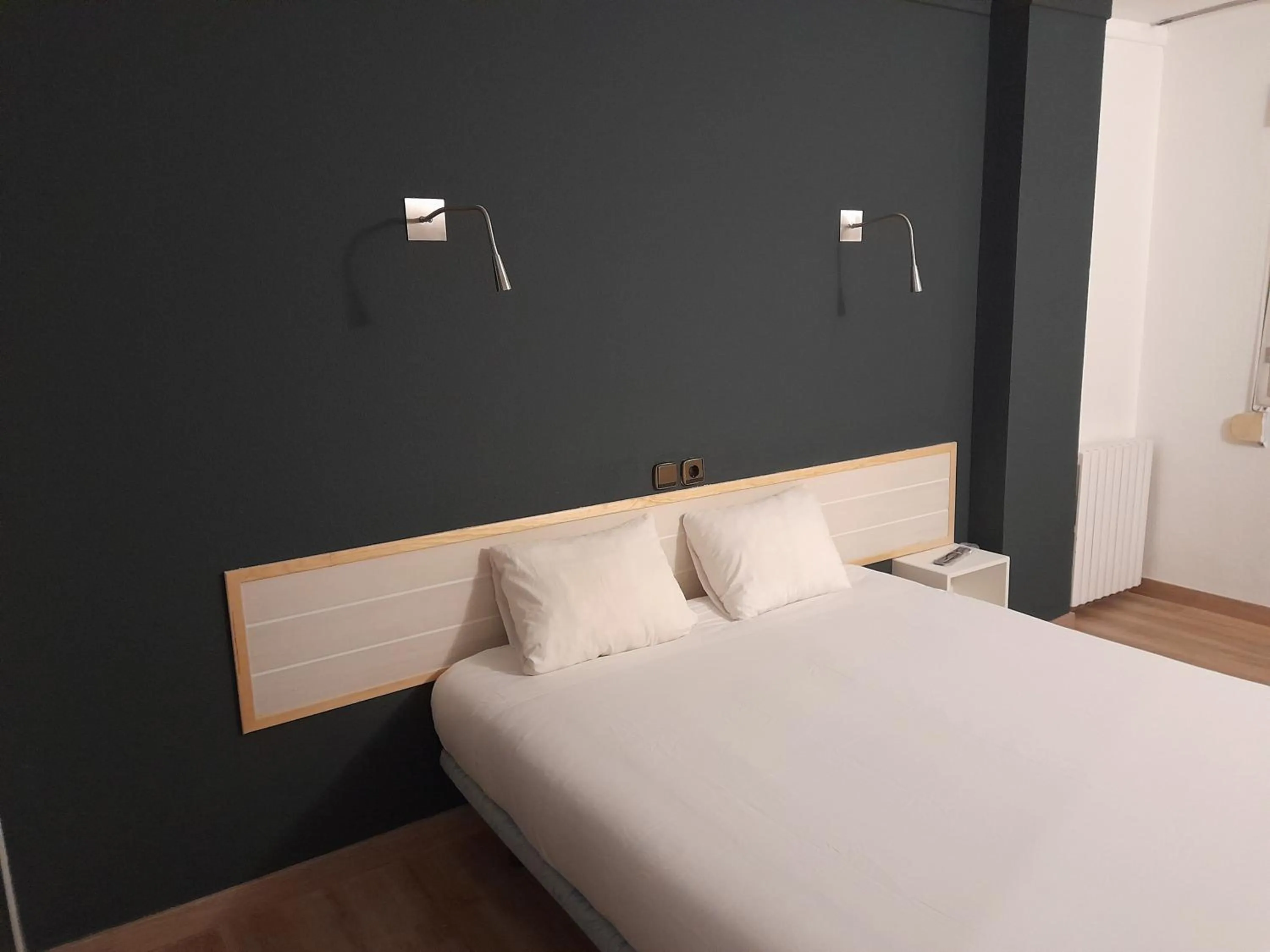 Bedroom, Bed in HMC K-ena