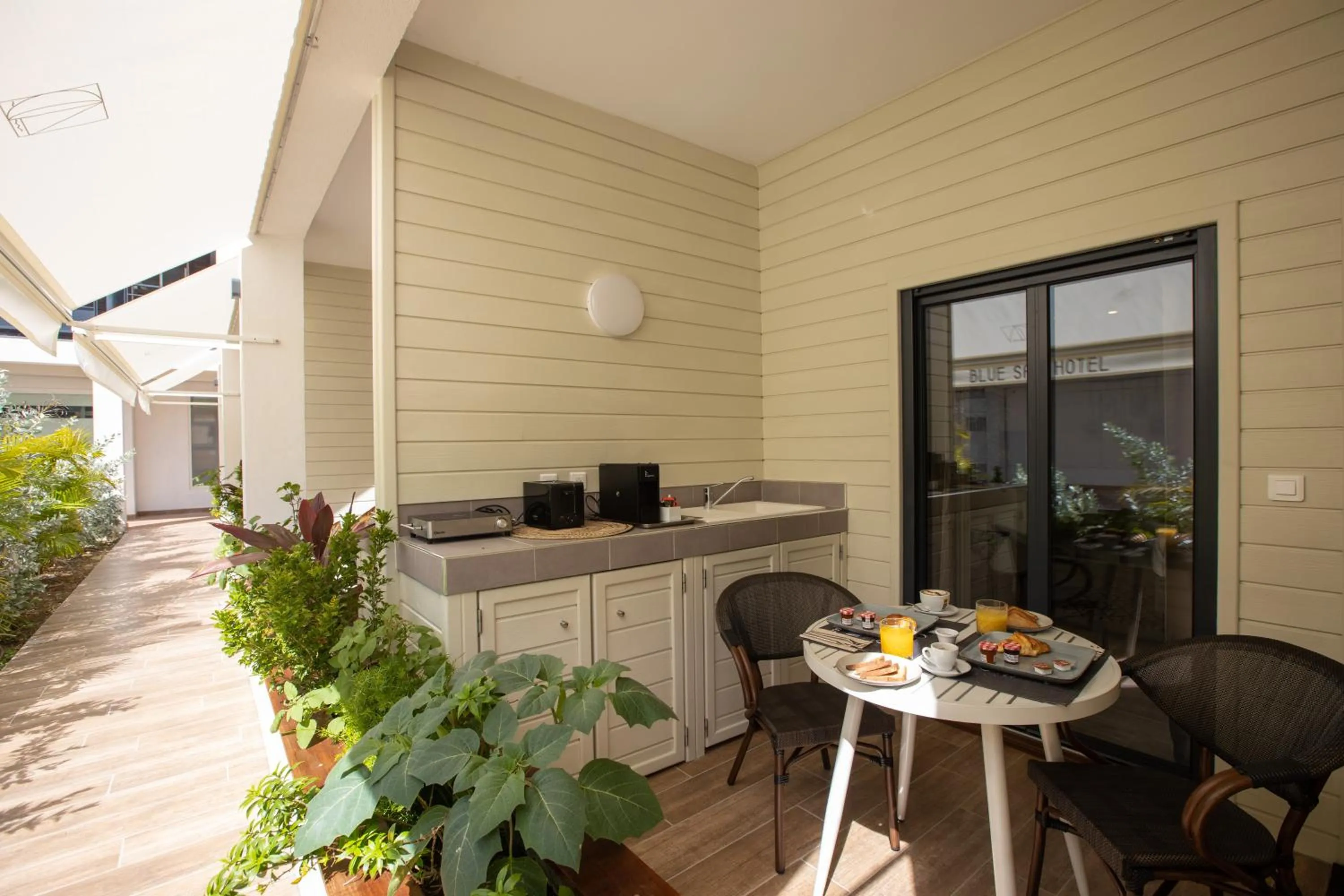 Balcony/Terrace in Blue Sail Hotel