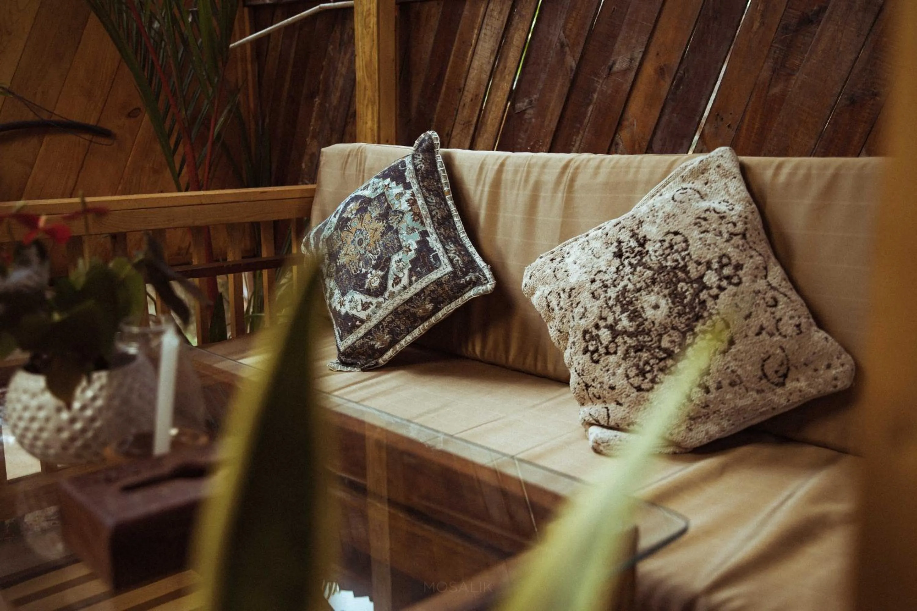 Seating area in DucknChill-Agonda