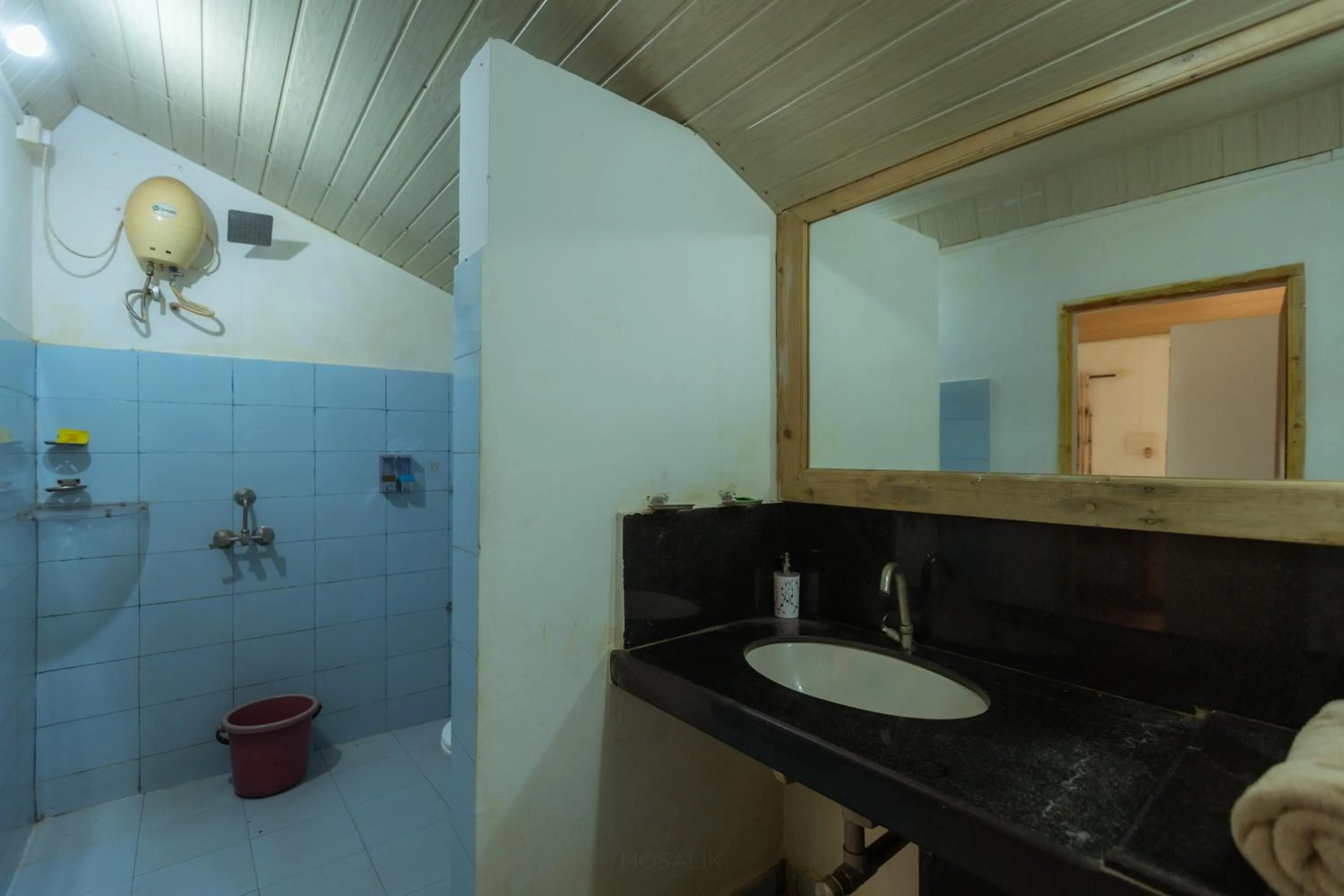 Bathroom in DucknChill-Agonda