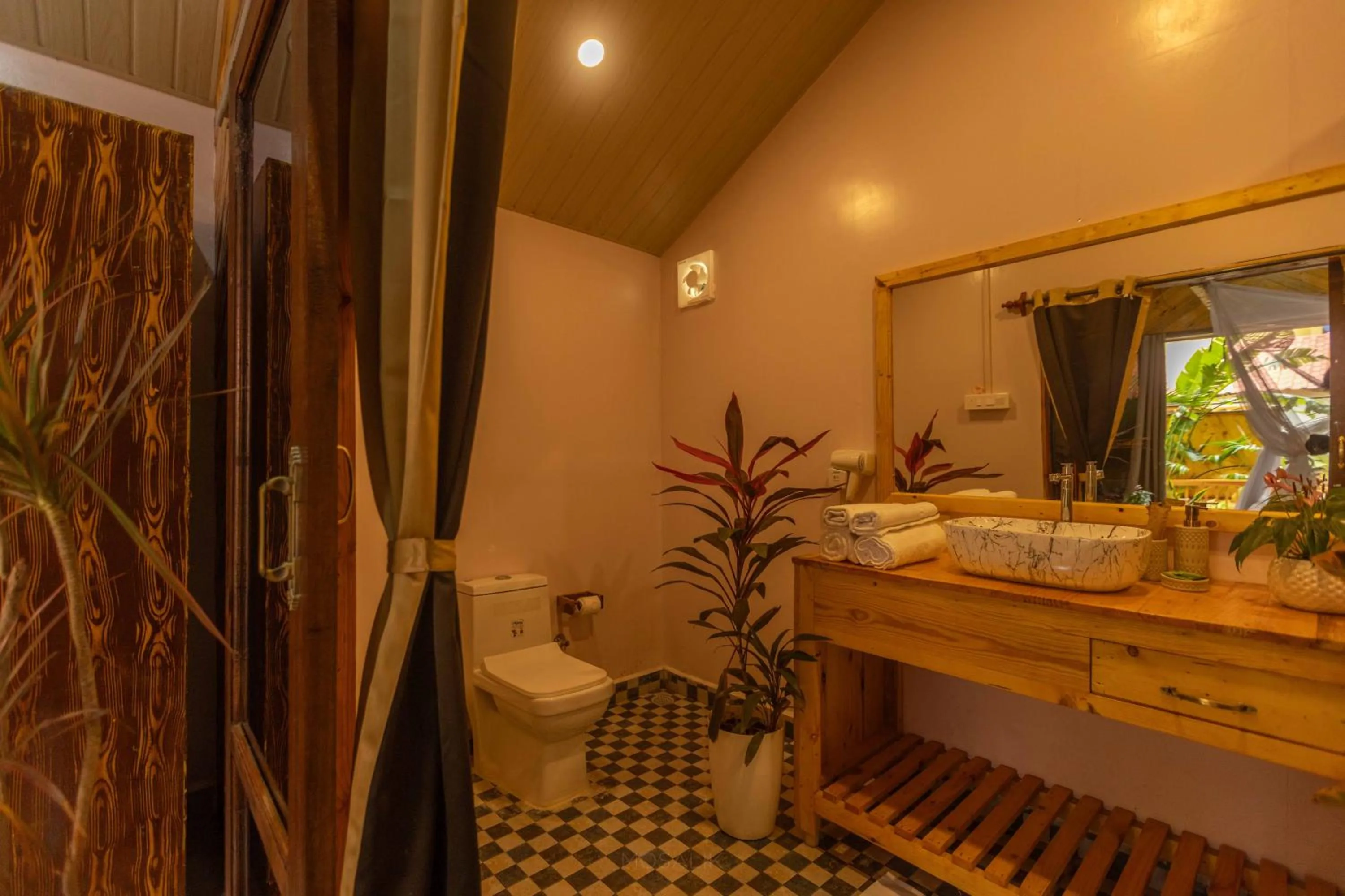Bathroom in DucknChill-Agonda