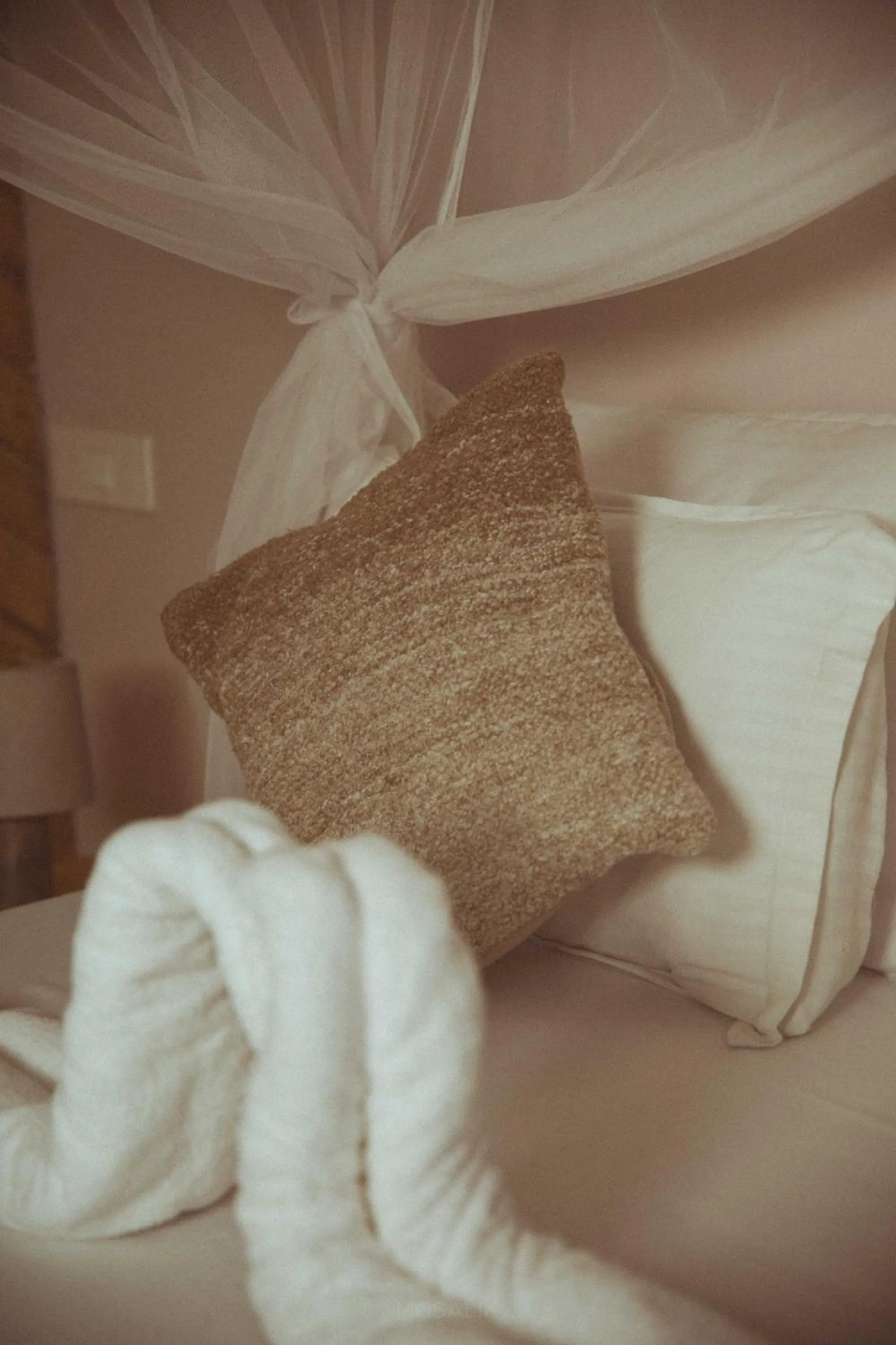 Bed in DucknChill-Agonda